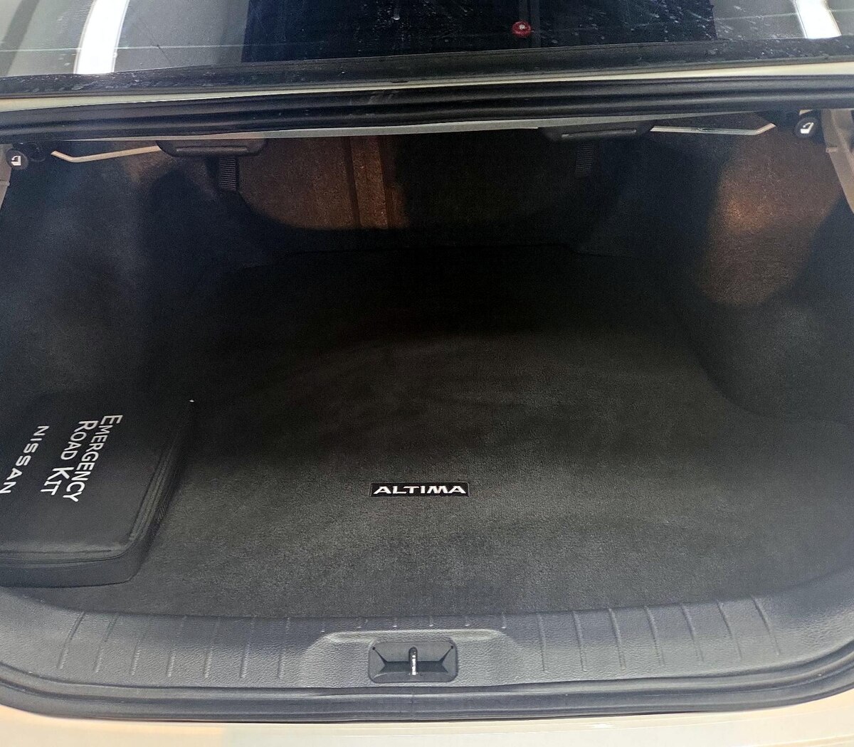 Trunk/Cargo (Seats Up)