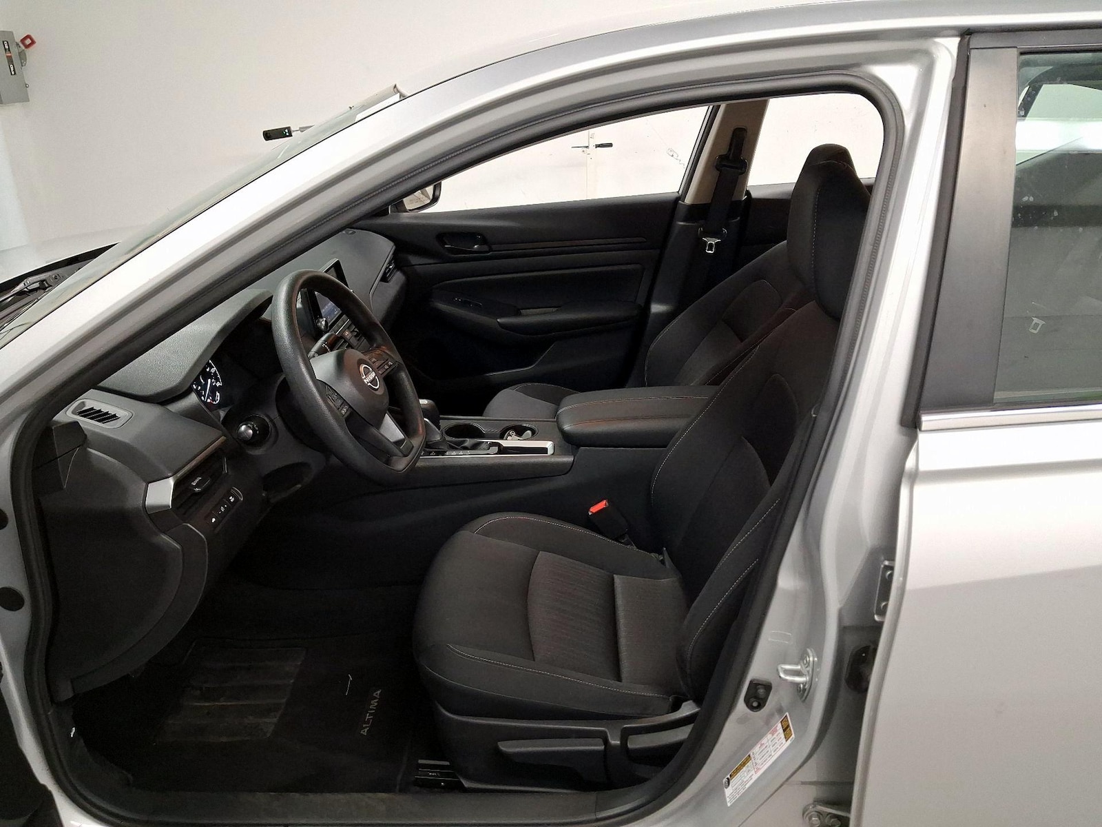 2023 Nissan Altima S - Photo 12
