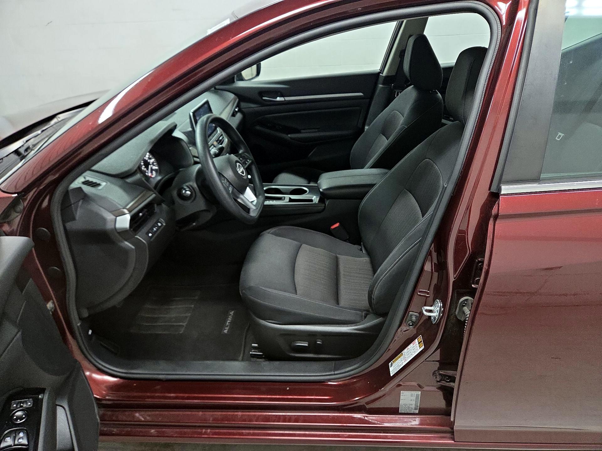Thumbnail: 2023 Nissan Altima - 9