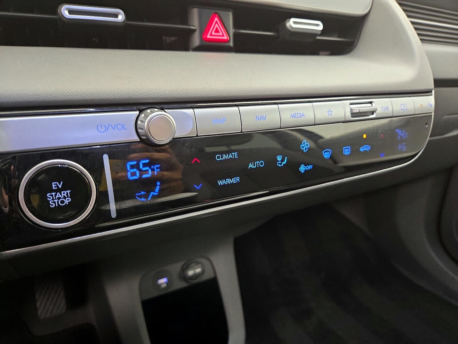 2024 Hyundai IONIQ 5 SEL - Photo 18