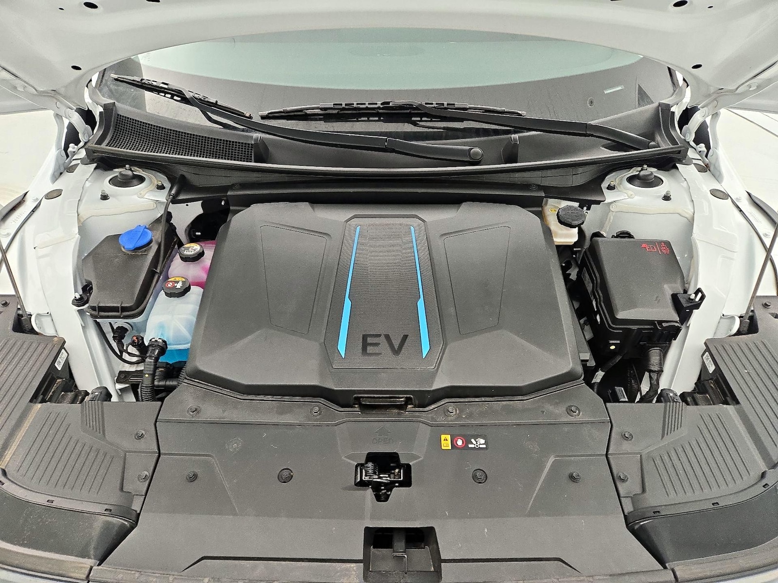 2024 Hyundai IONIQ 5 SE - Photo 23
