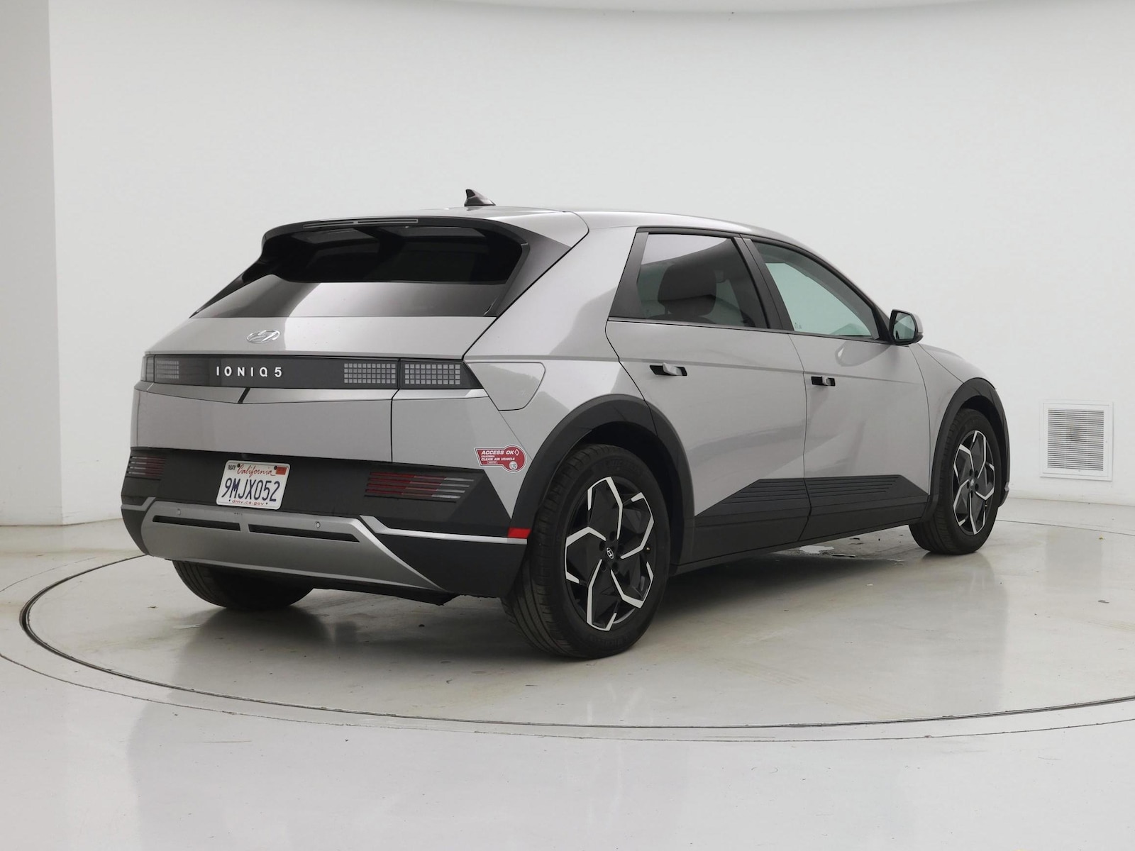 2024 Hyundai IONIQ 5 SEL - Photo 9