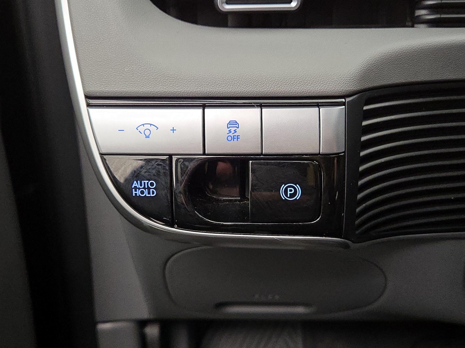 2024 Hyundai IONIQ 5 SE - Photo 14