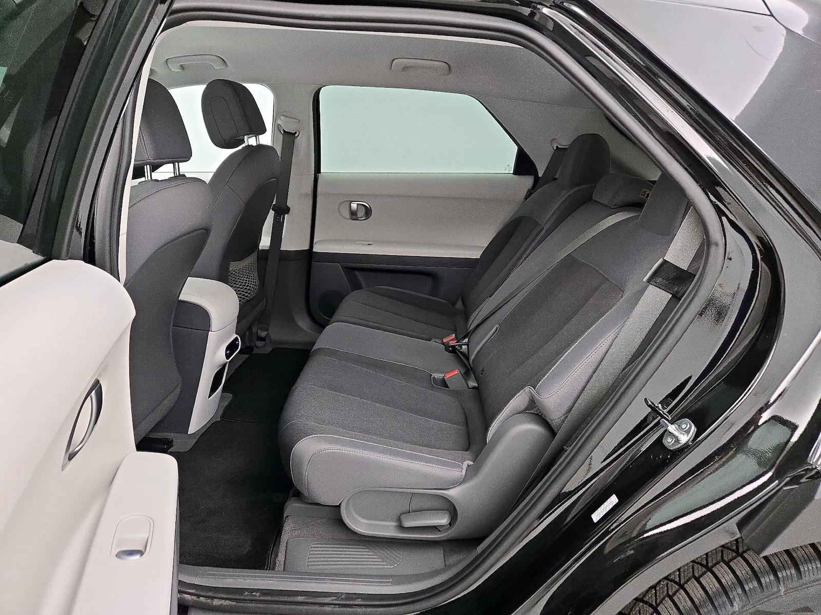2024 Hyundai IONIQ 5 SE - Photo 21