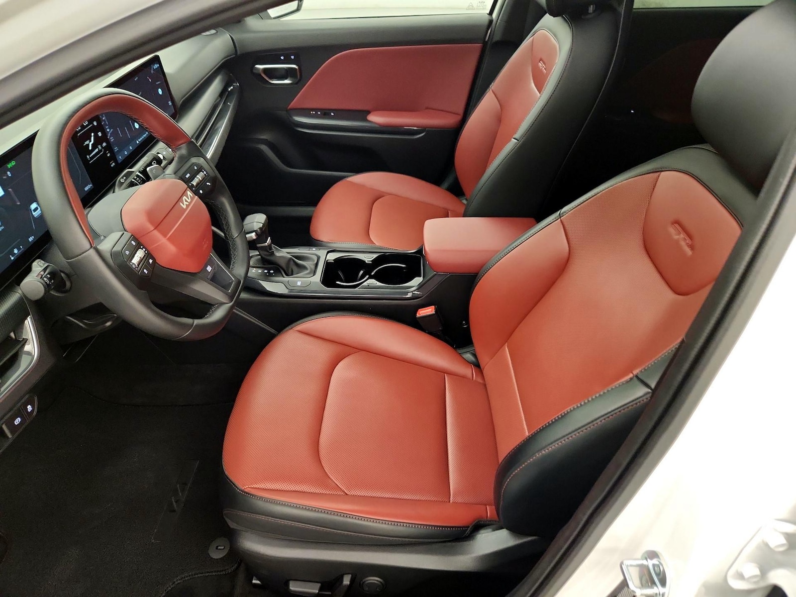 2025 Kia K4 GT-Line - Photo 12