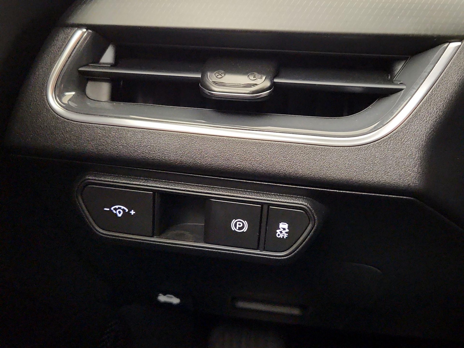 2025 Kia K4 GT-Line - Photo 14