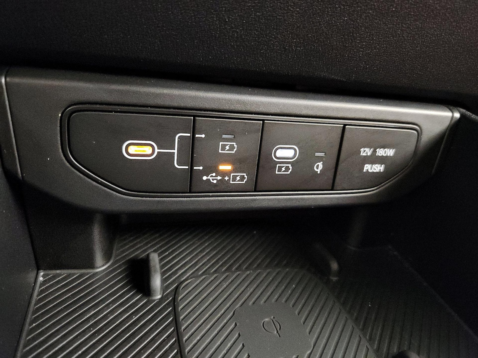 2025 Kia K4 GT-Line - Photo 20