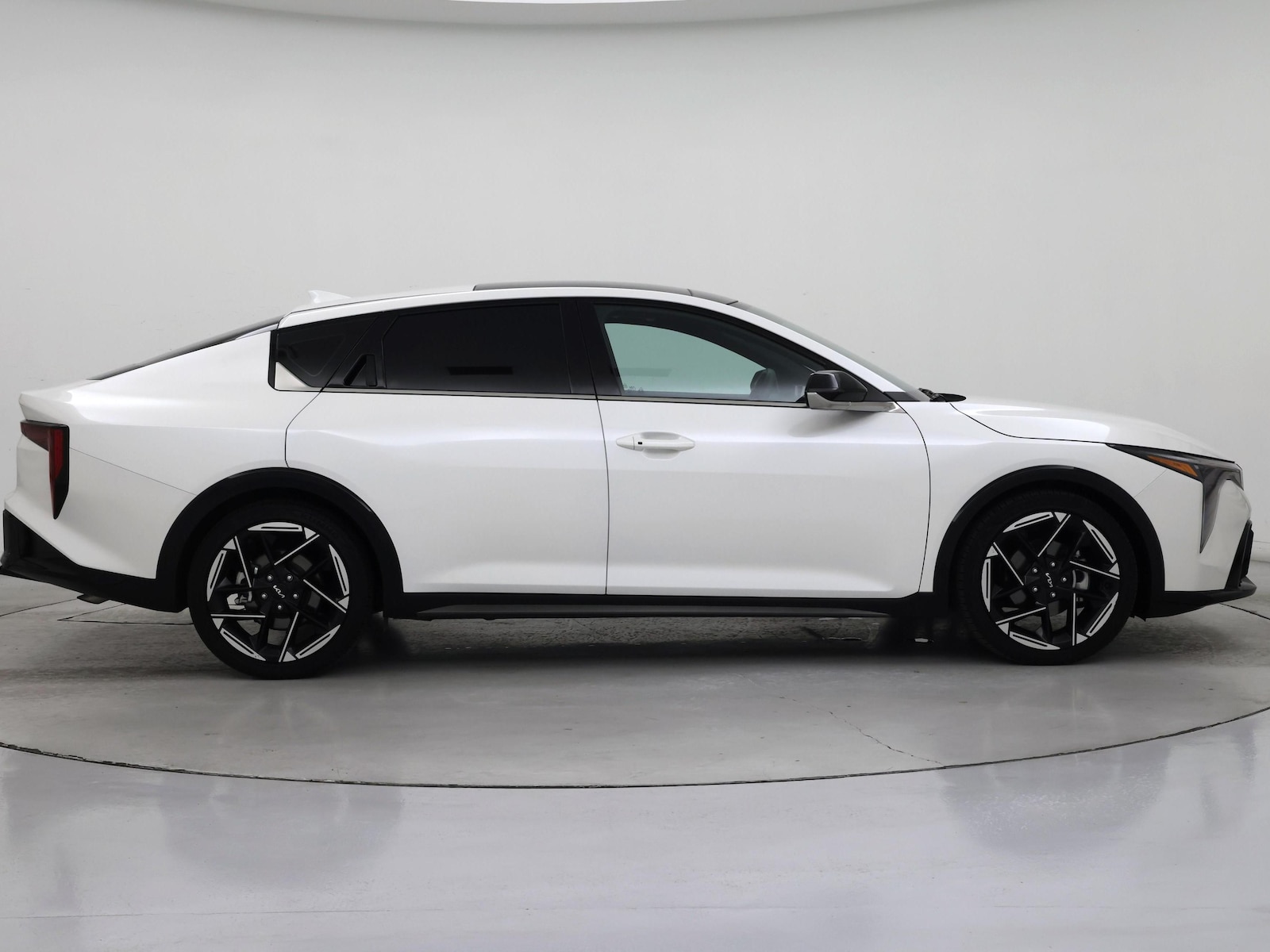 2025 Kia K4 GT-Line - Photo 8