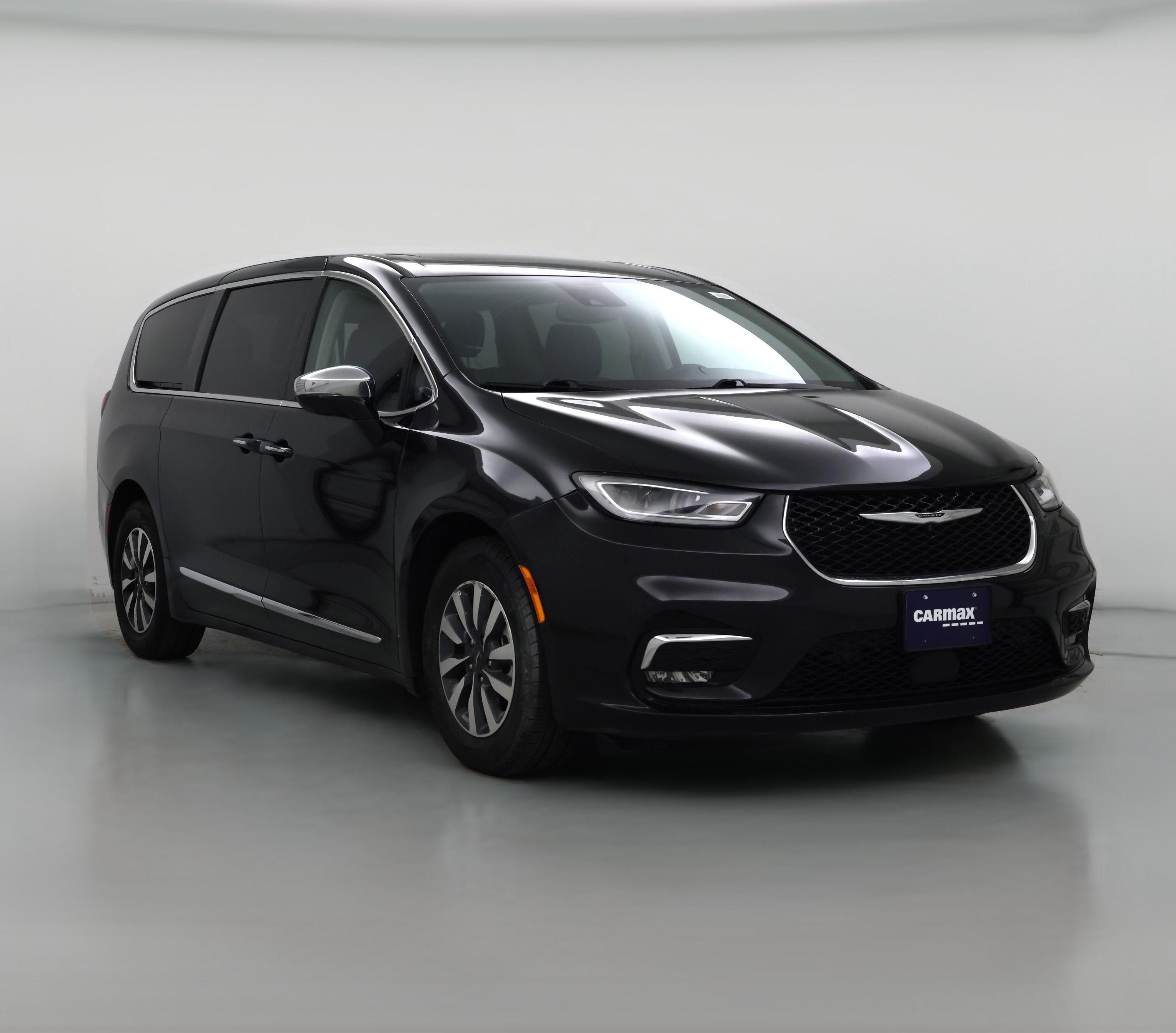 Thumbnail: 2023 Chrysler Pacifica - 1