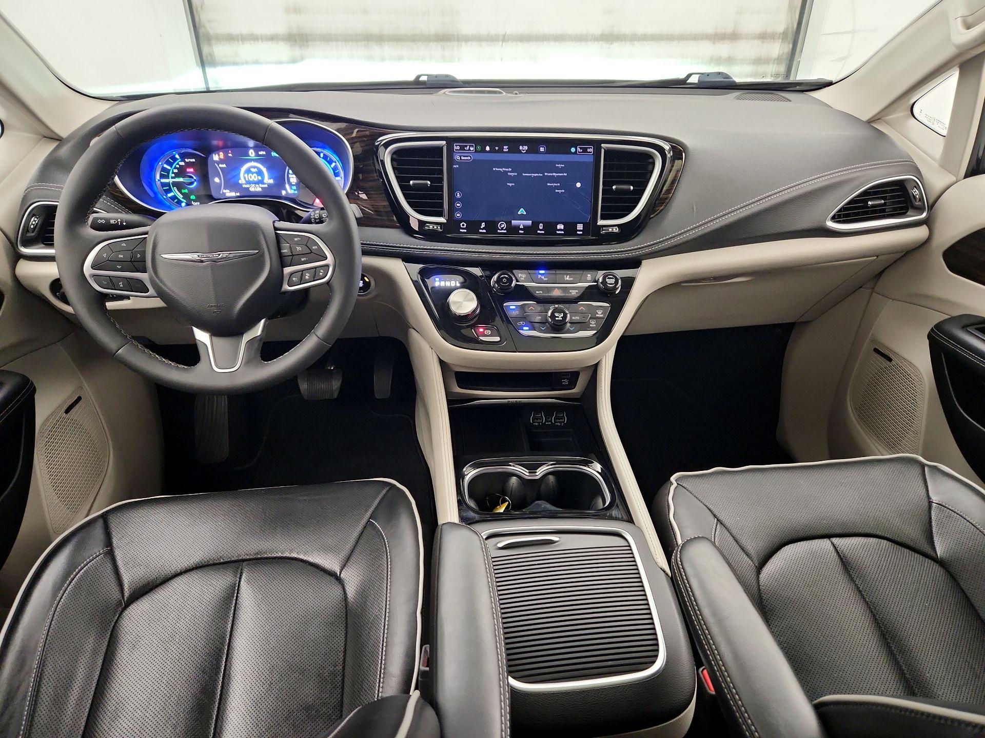 Thumbnail: 2023 Chrysler Pacifica - 9