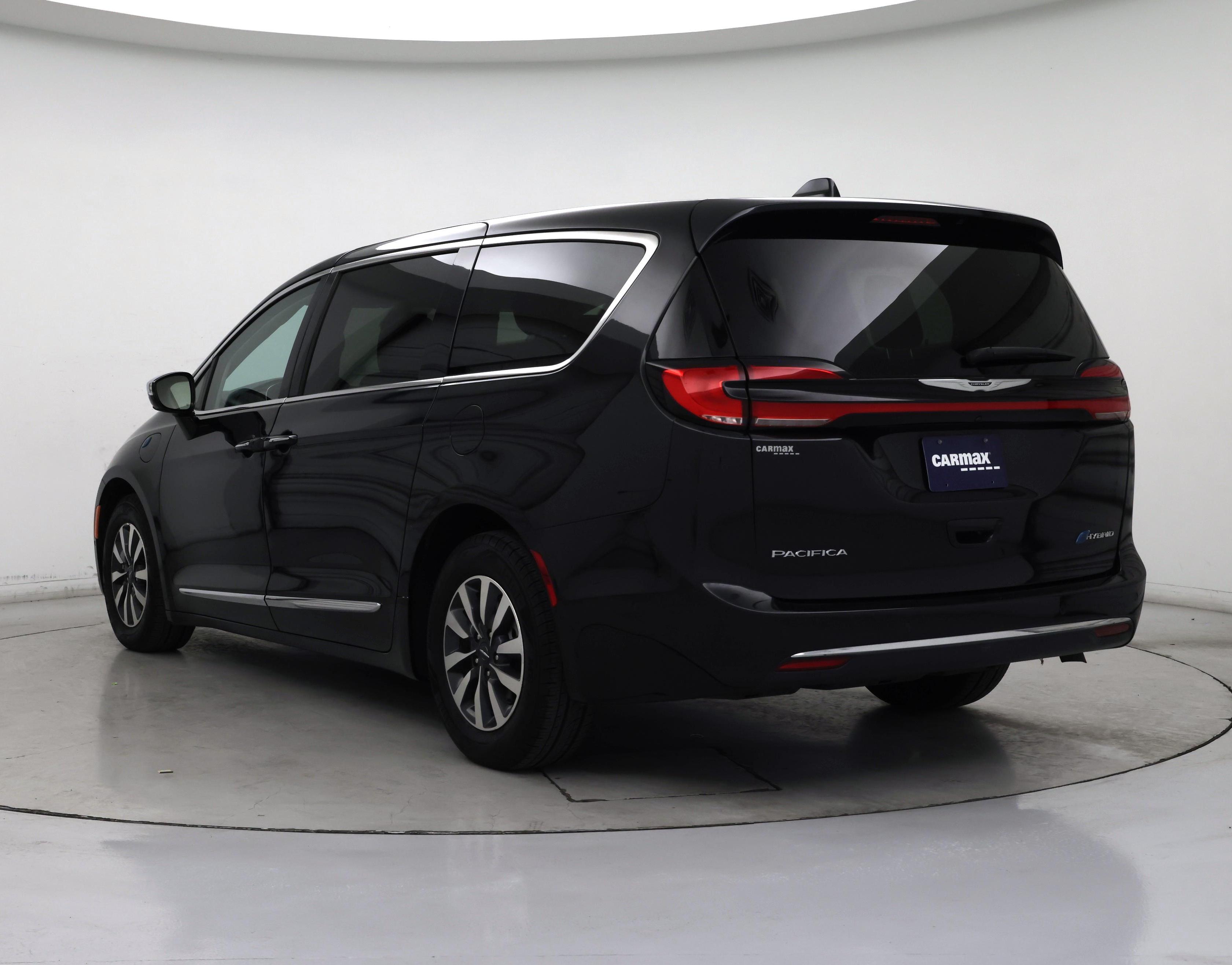 Thumbnail: 2023 Chrysler Pacifica - 2