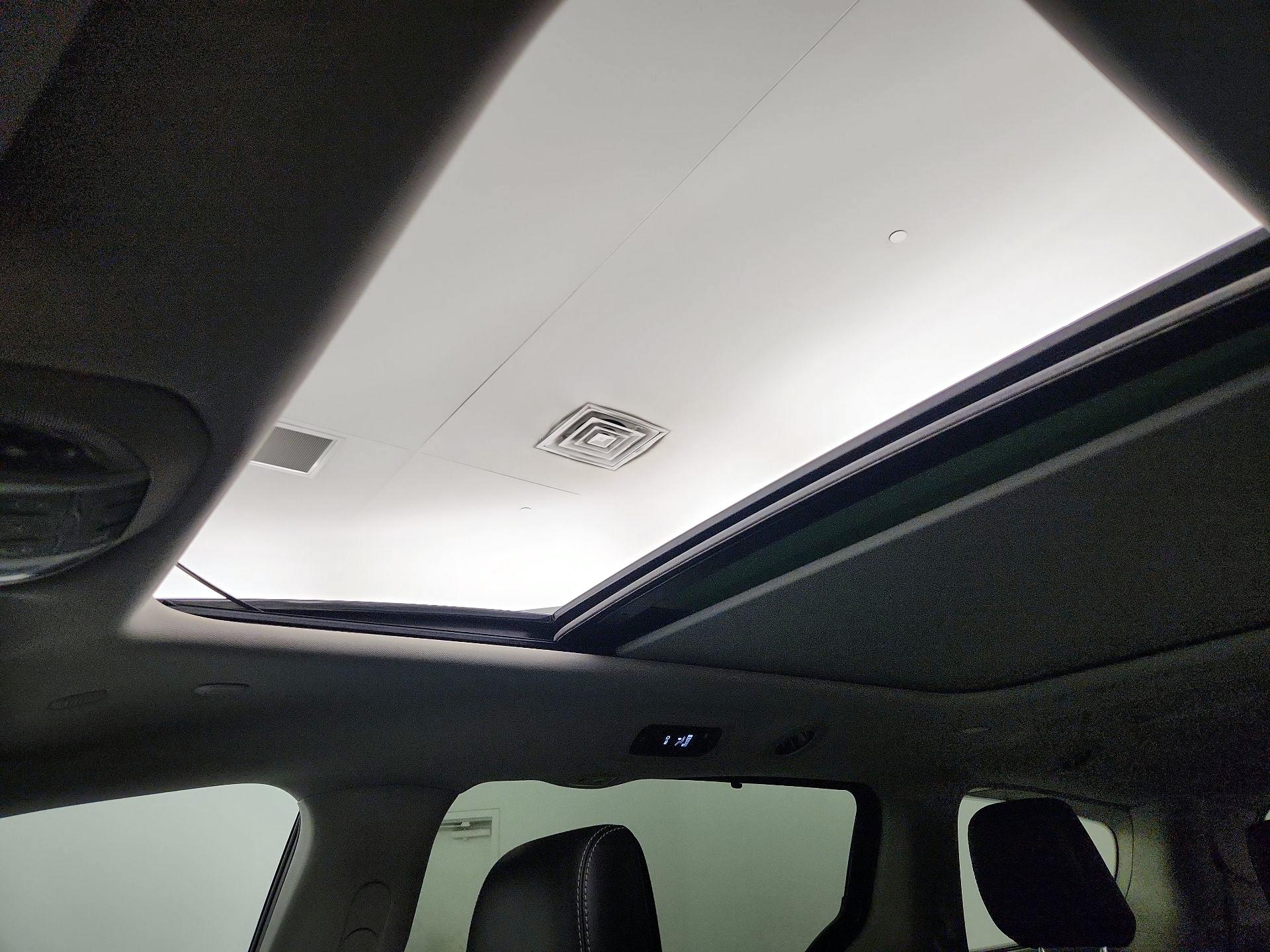 Thumbnail: 2023 Chrysler Pacifica - 20