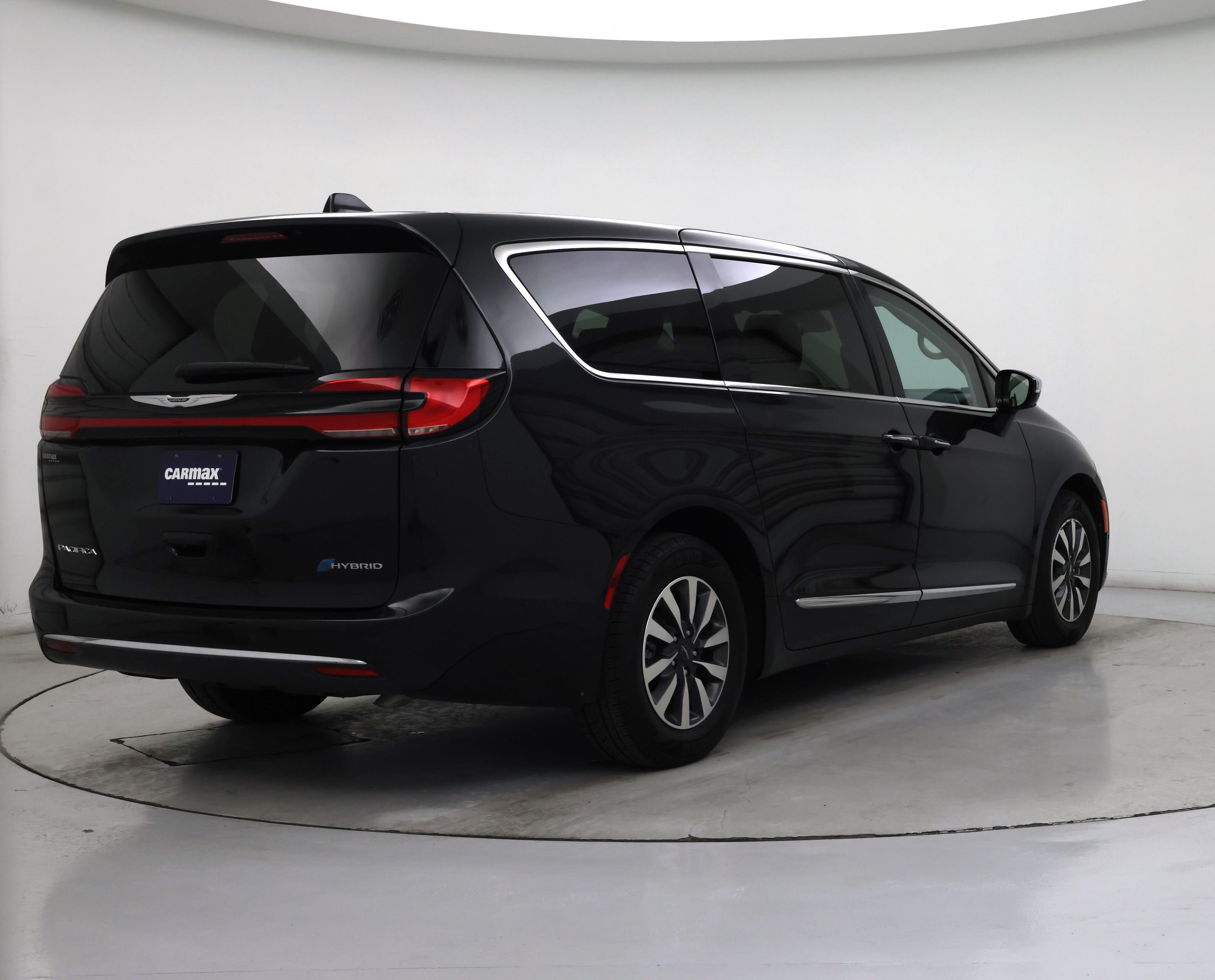 Thumbnail: 2023 Chrysler Pacifica - 8