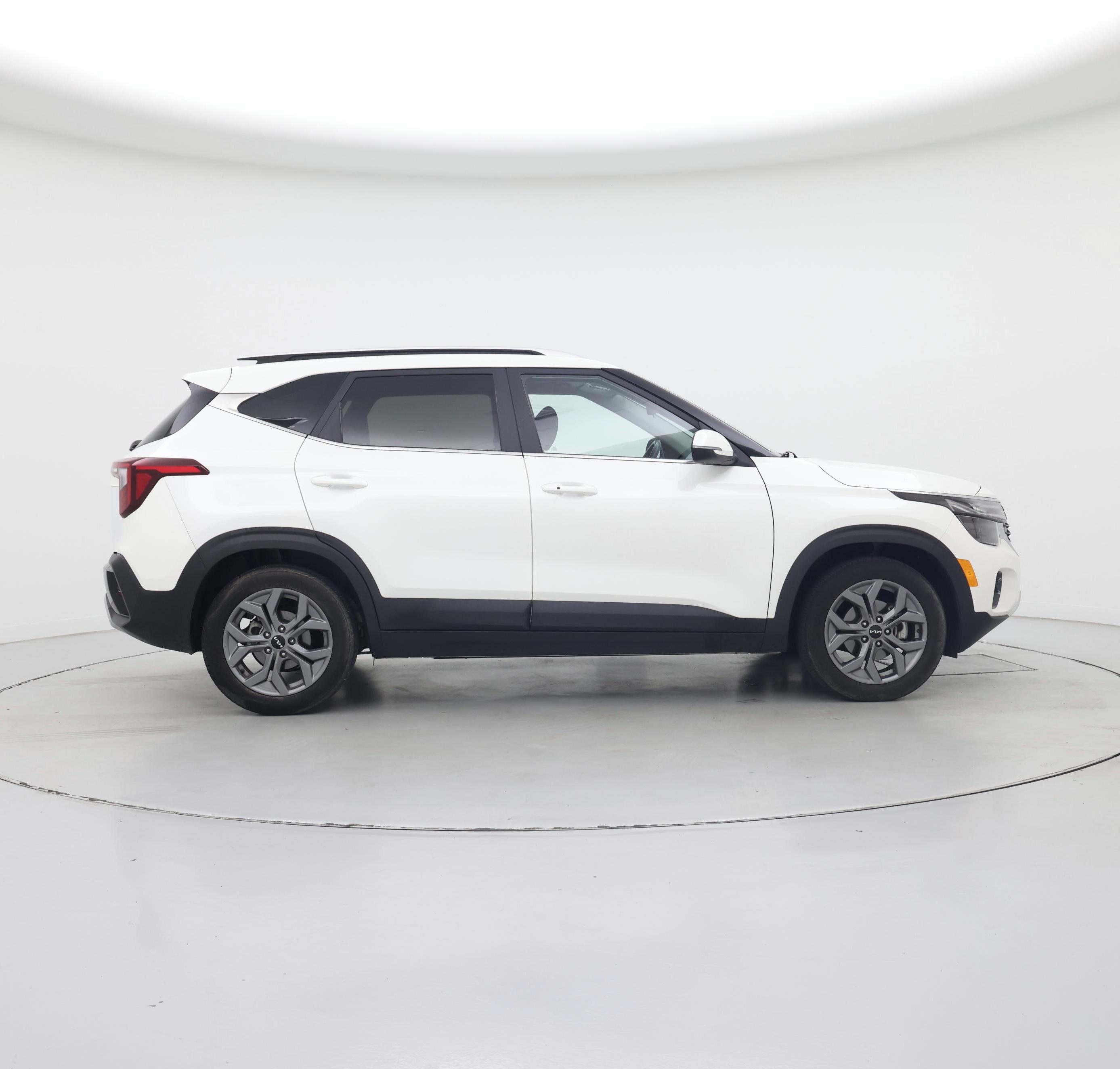 Thumbnail: 2024 Kia Seltos - 7