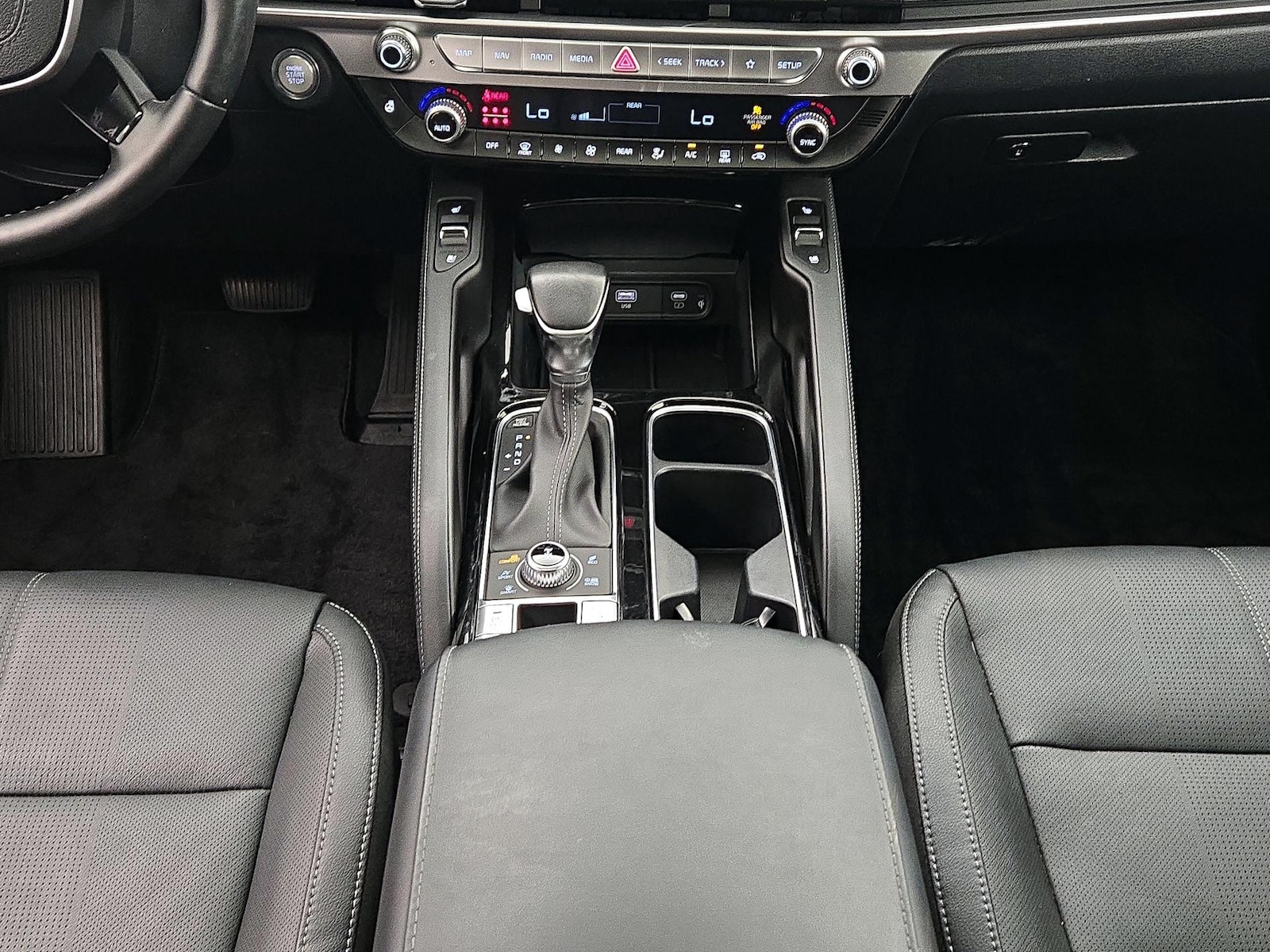 2024 Kia Telluride EX - Photo 19