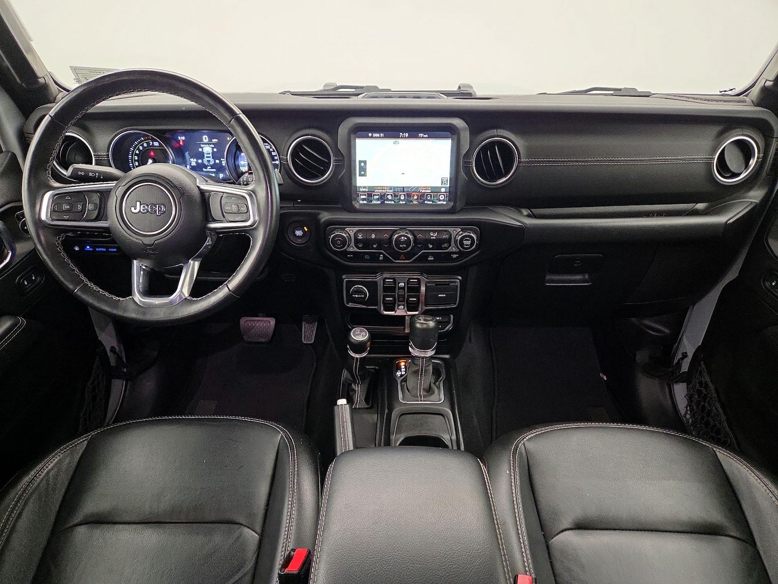 Apple CarPlay® & Android Auto™