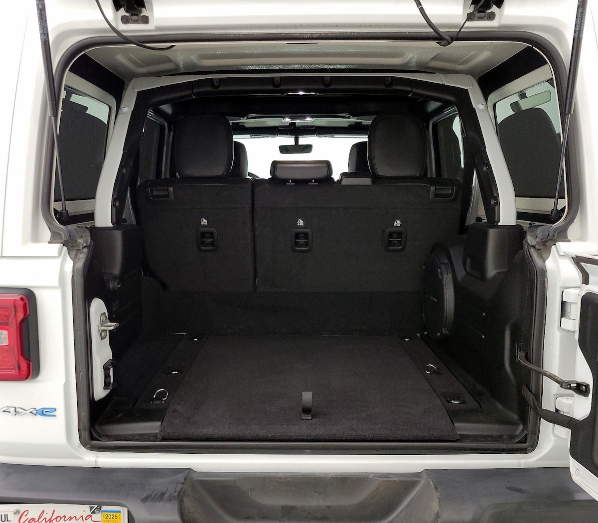 Trunk/Cargo (Seats Up)