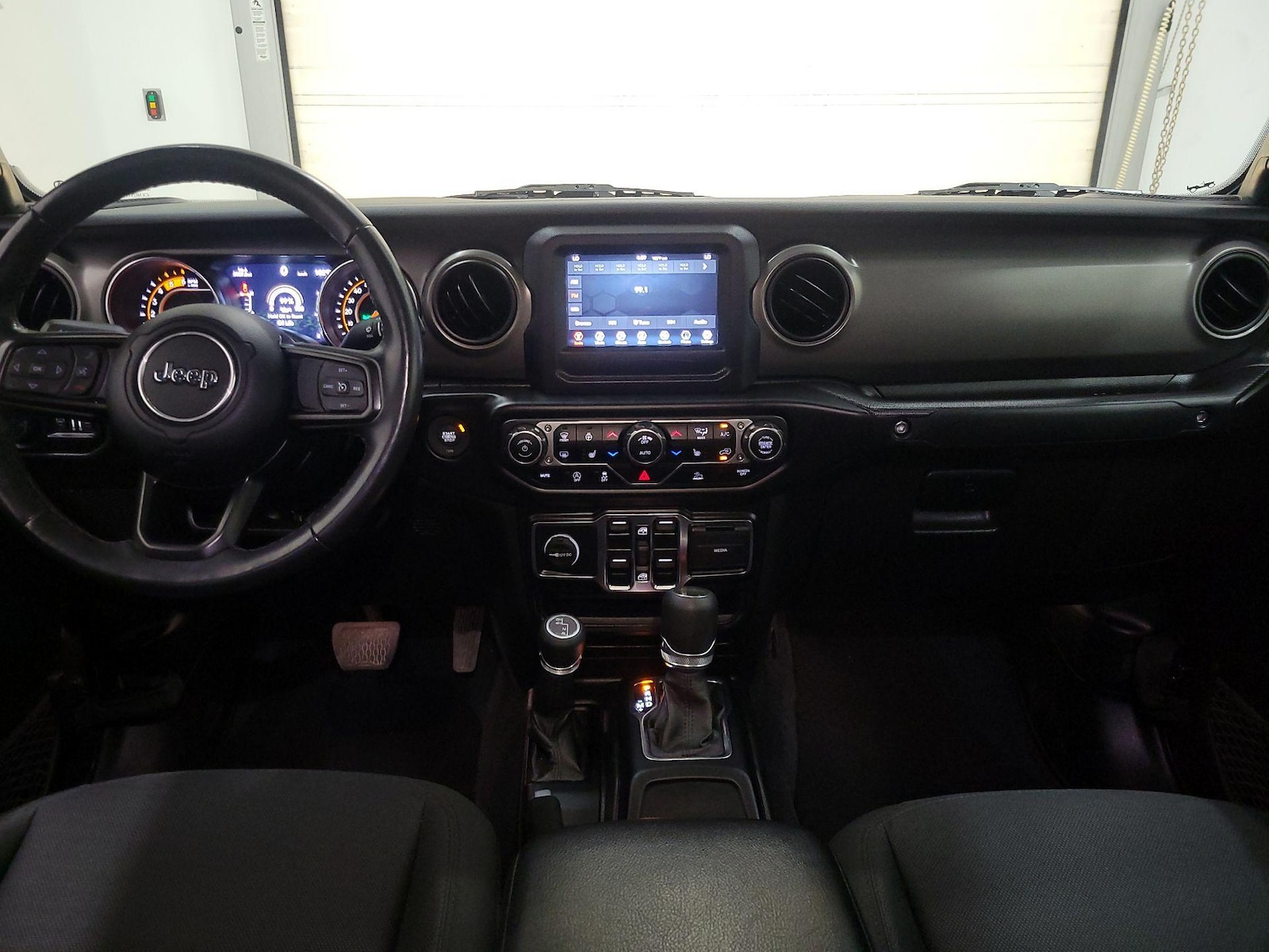Apple CarPlay® & Android Auto™