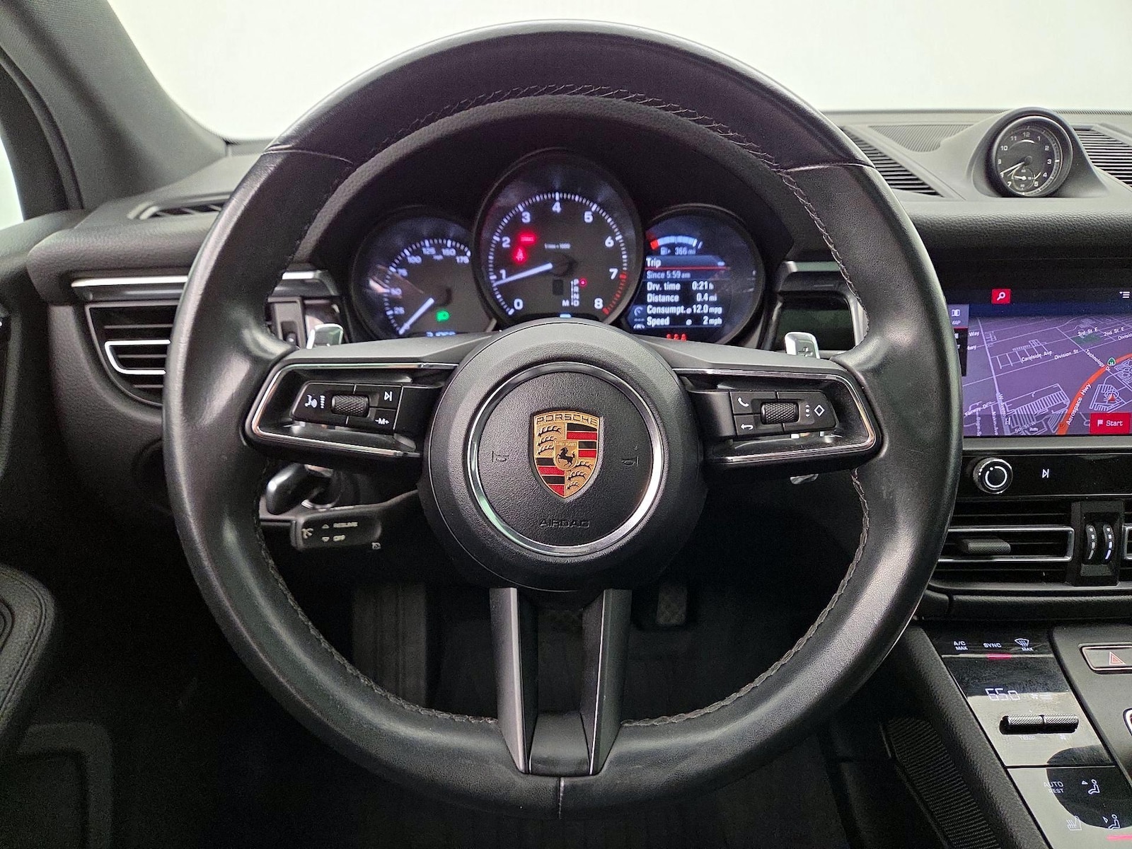 2022 Porsche Macan Base - Photo 11