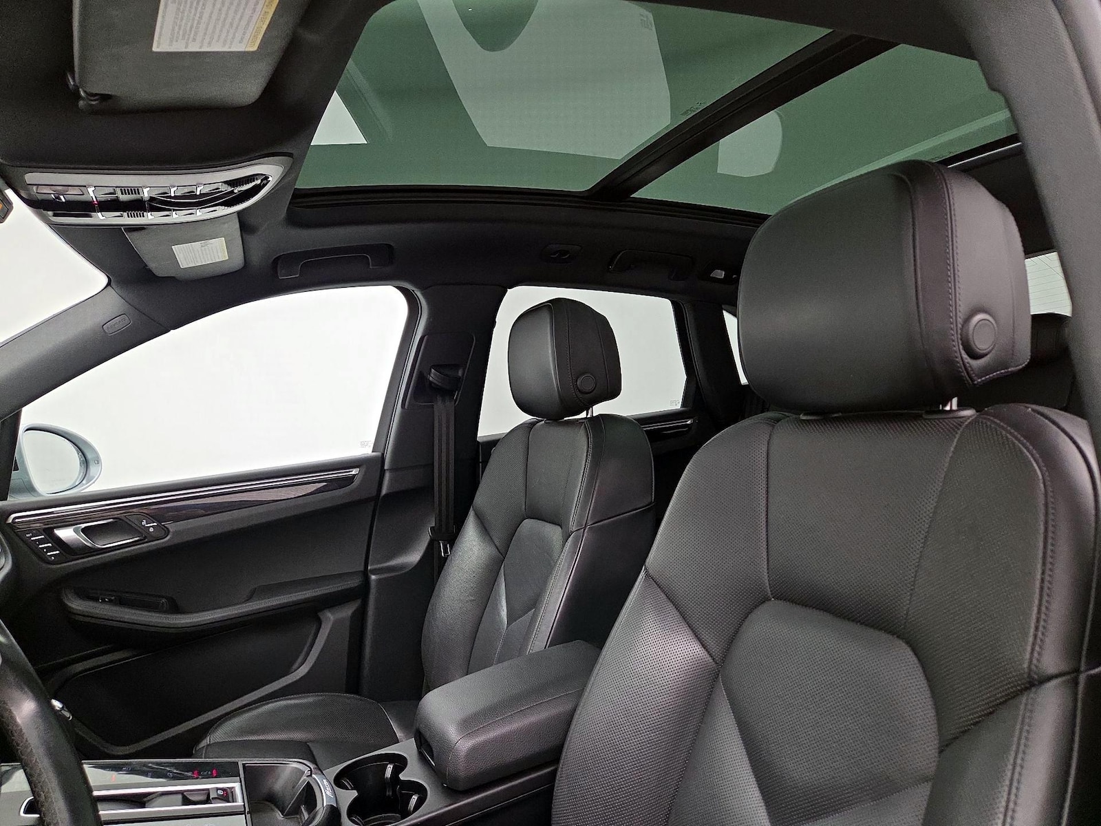 2022 Porsche Macan Base - Photo 21