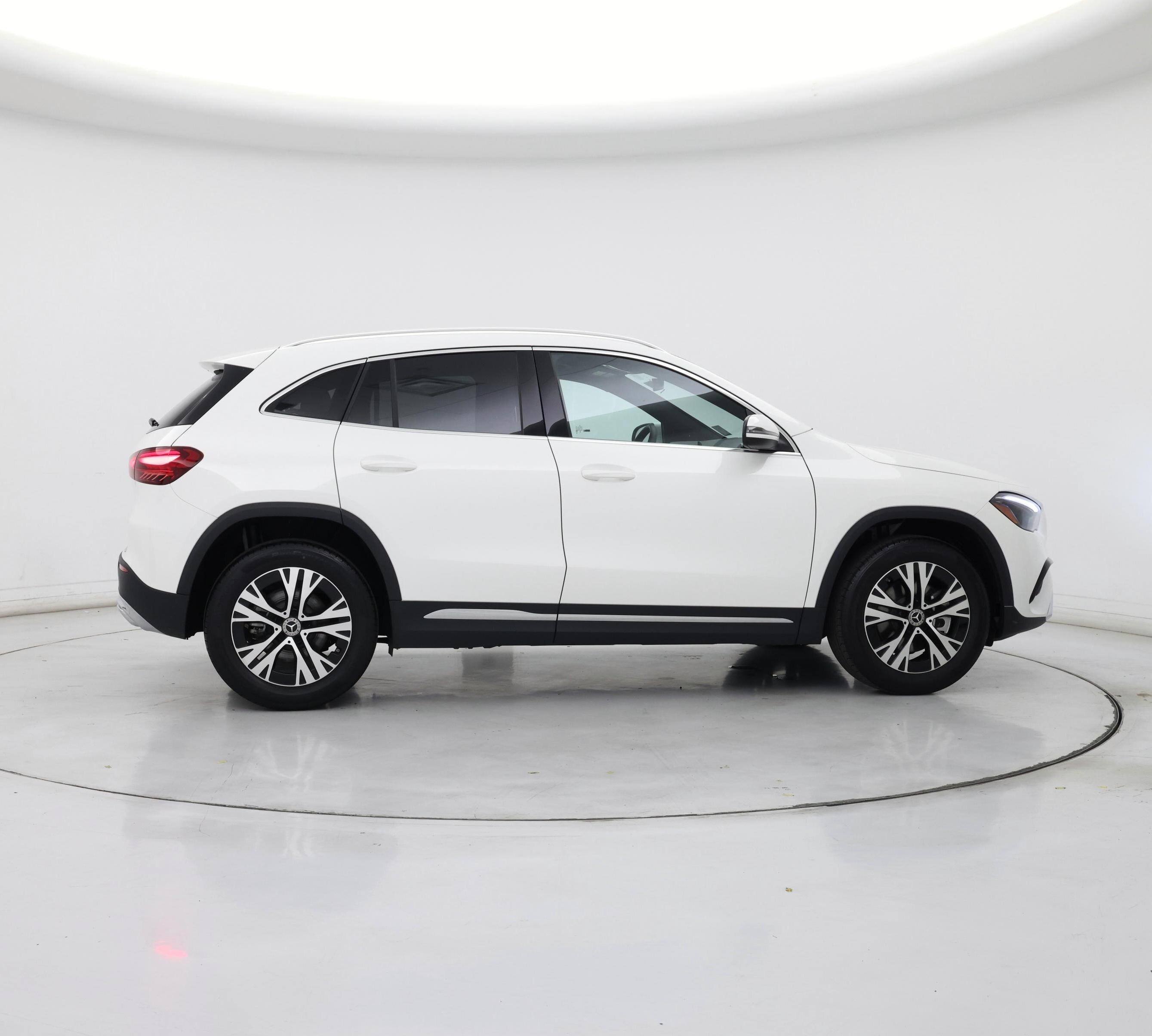 Thumbnail: 2026 Mercedes-Benz GLA - 7