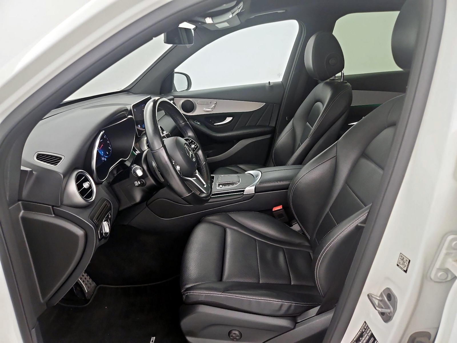 2022 Mercedes-Benz GLC GLC300 - Photo 12
