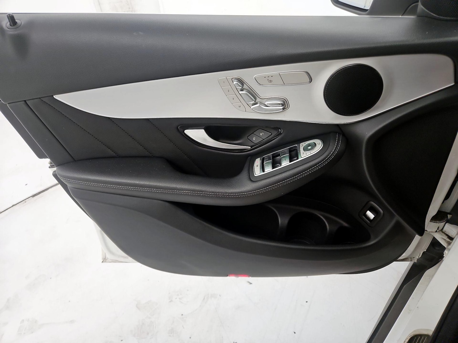 2022 Mercedes-Benz GLC GLC300 - Photo 13