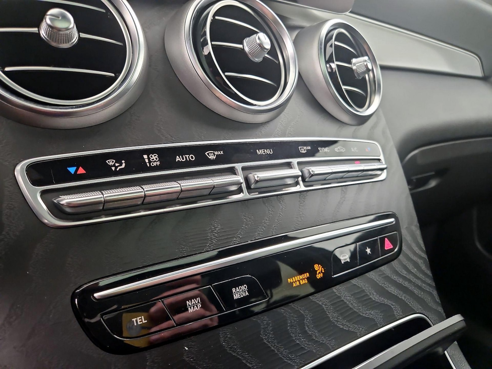 2022 Mercedes-Benz GLC GLC300 - Photo 18