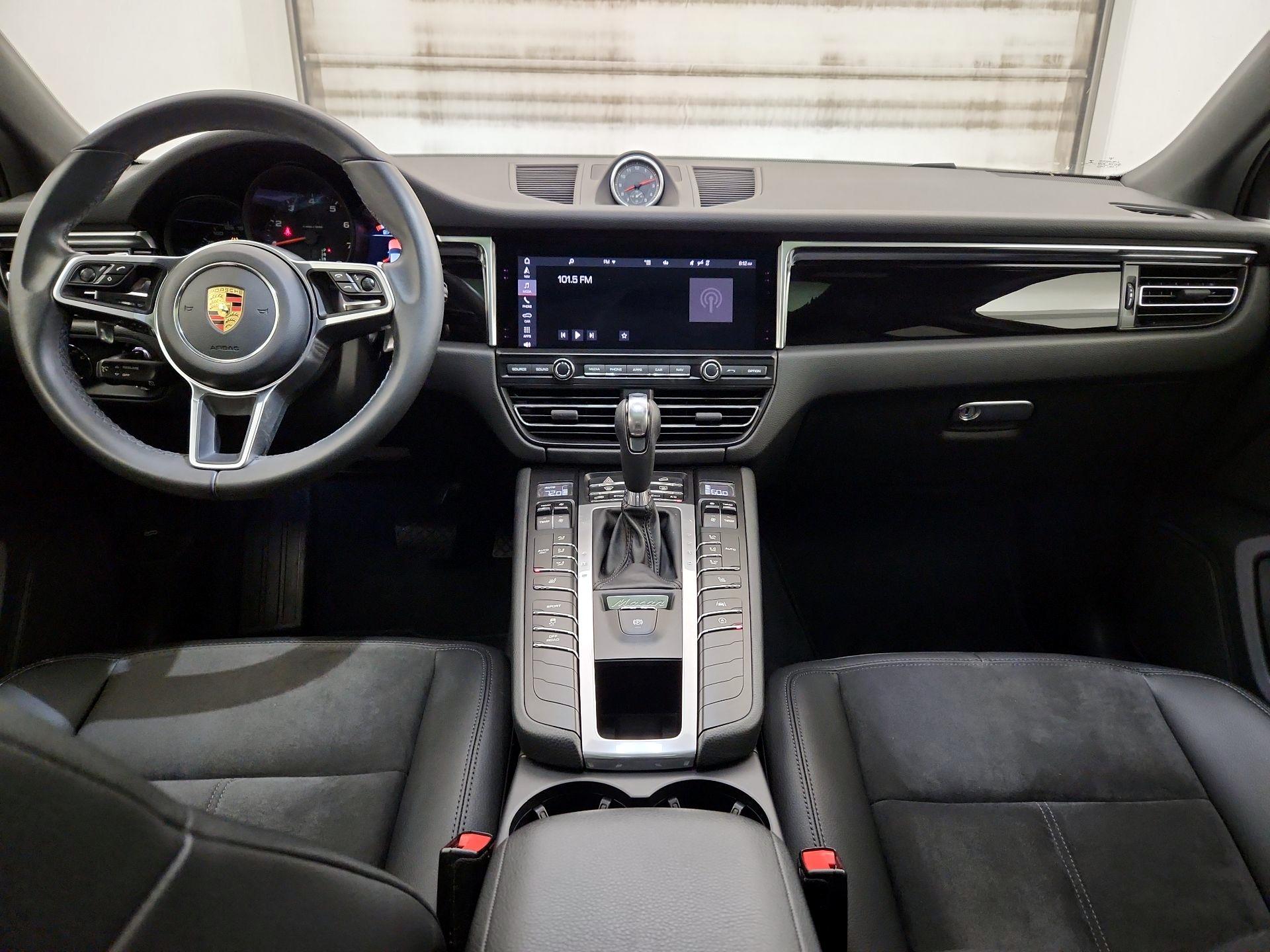 Thumbnail: 2021 Porsche Macan - 9