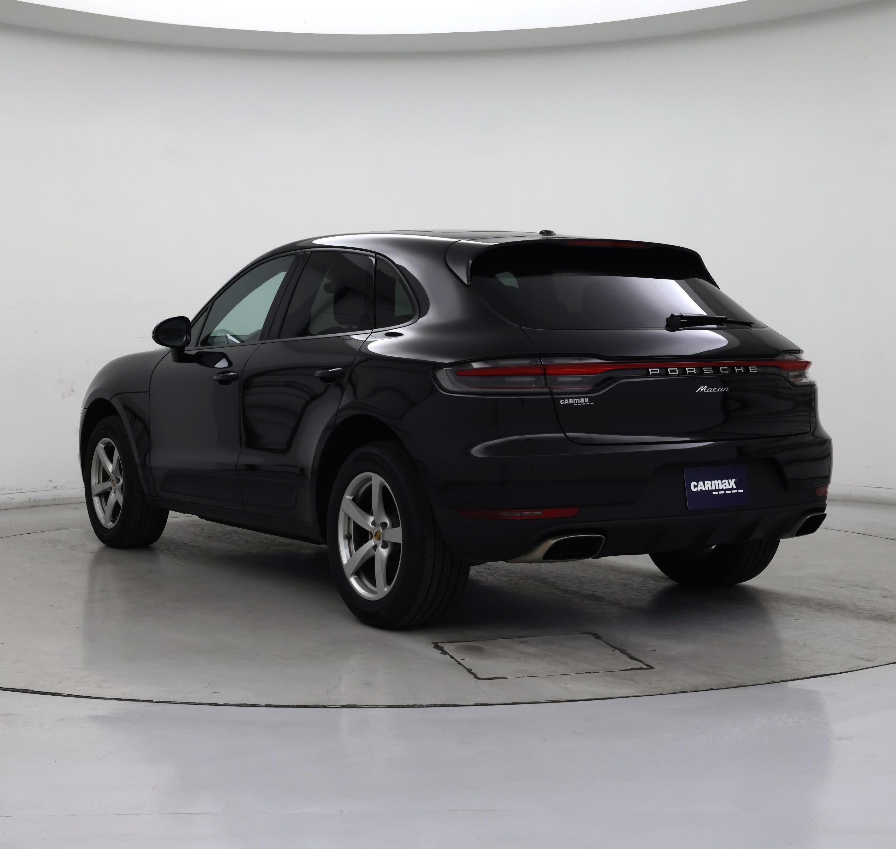 Thumbnail: 2021 Porsche Macan - 2