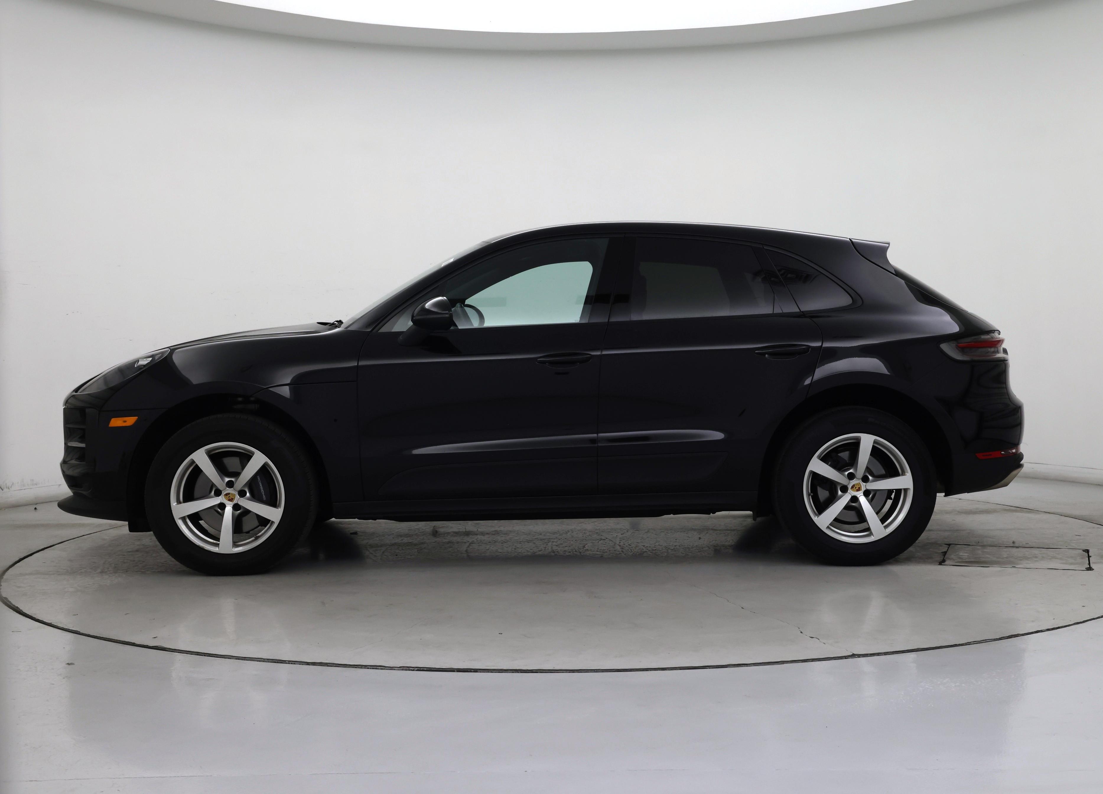 Thumbnail: 2021 Porsche Macan - 3