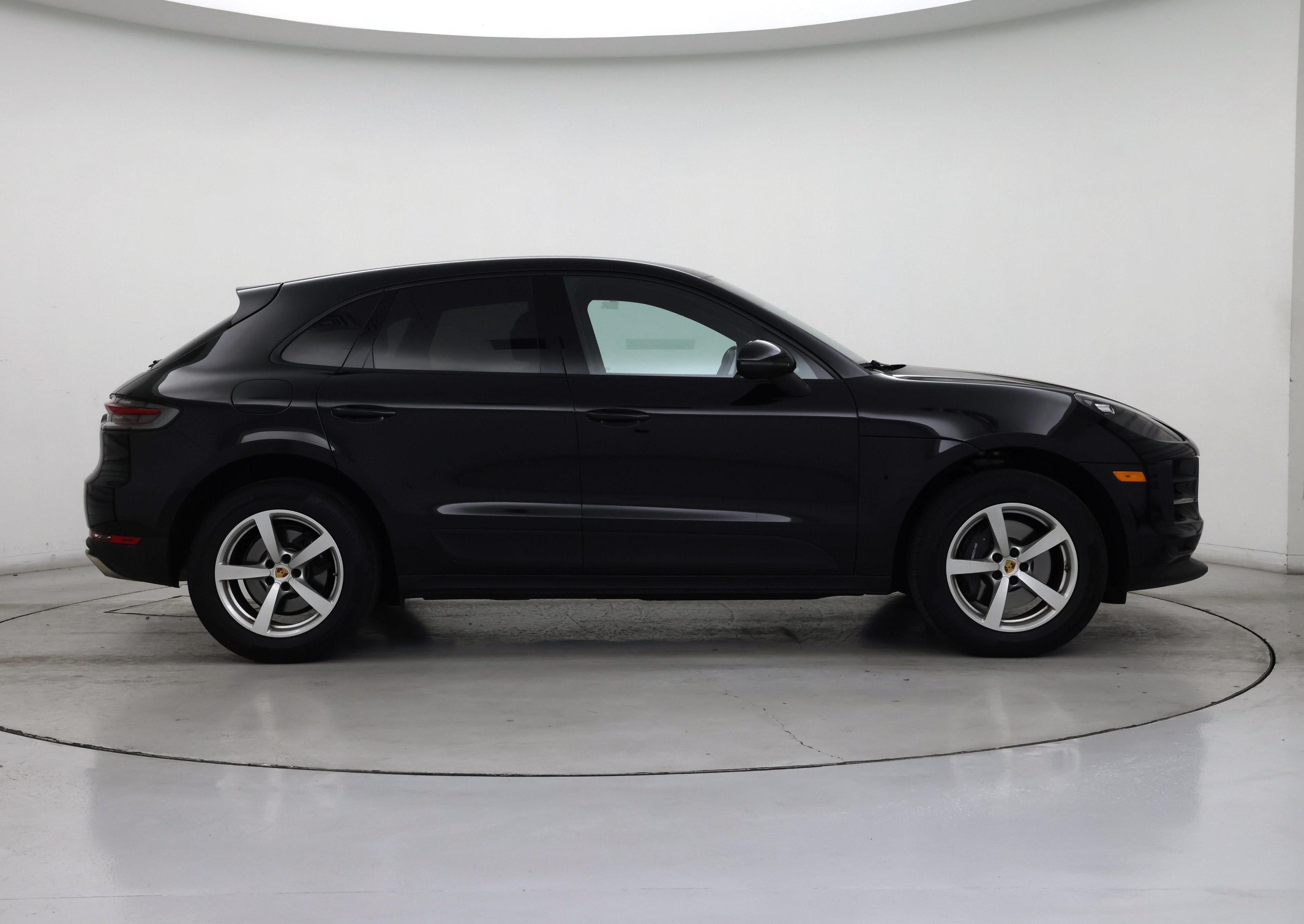 Thumbnail: 2021 Porsche Macan - 7