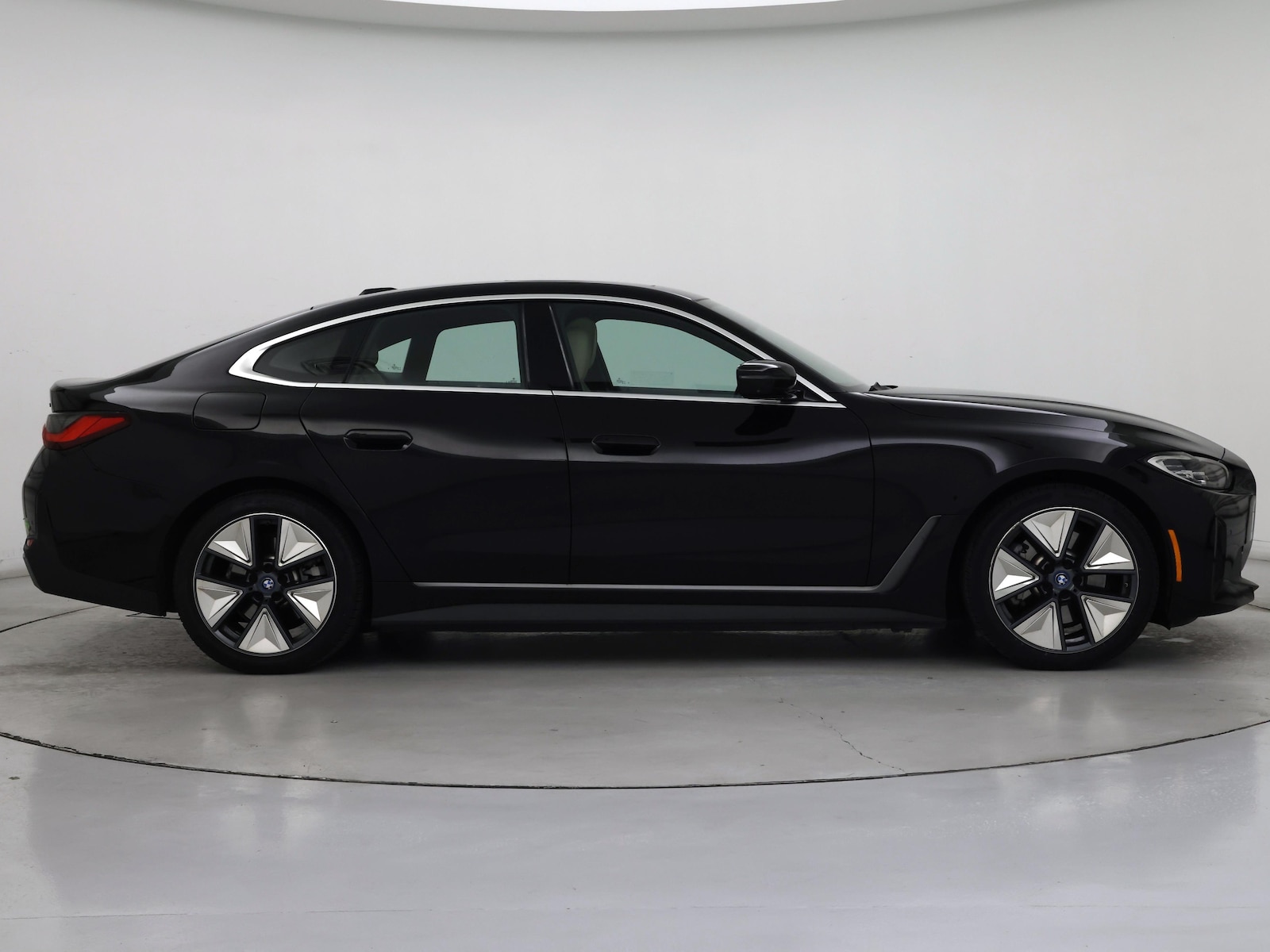 2023 BMW i4 40 - Photo 8