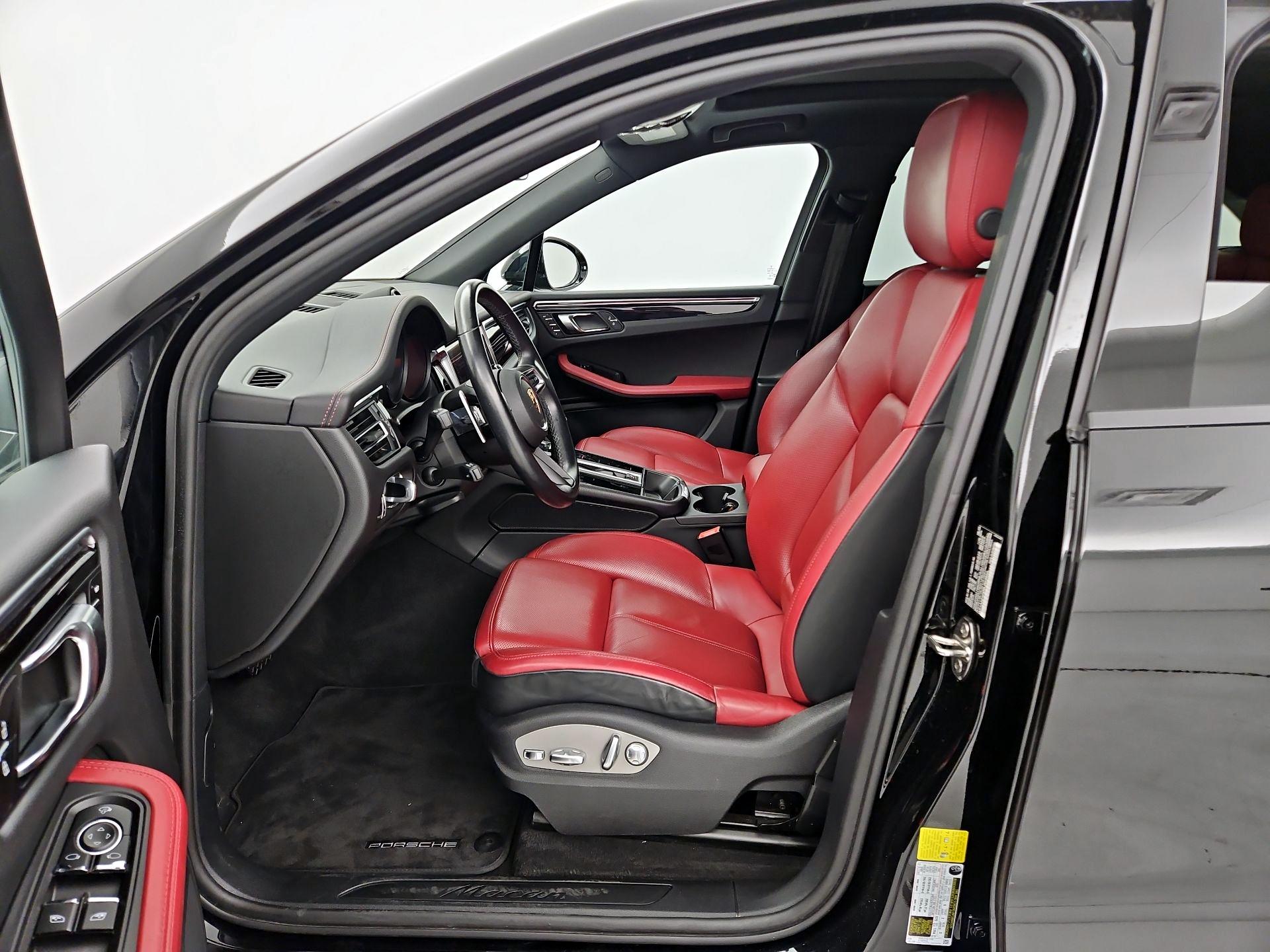 Thumbnail: 2024 Porsche Macan - 11