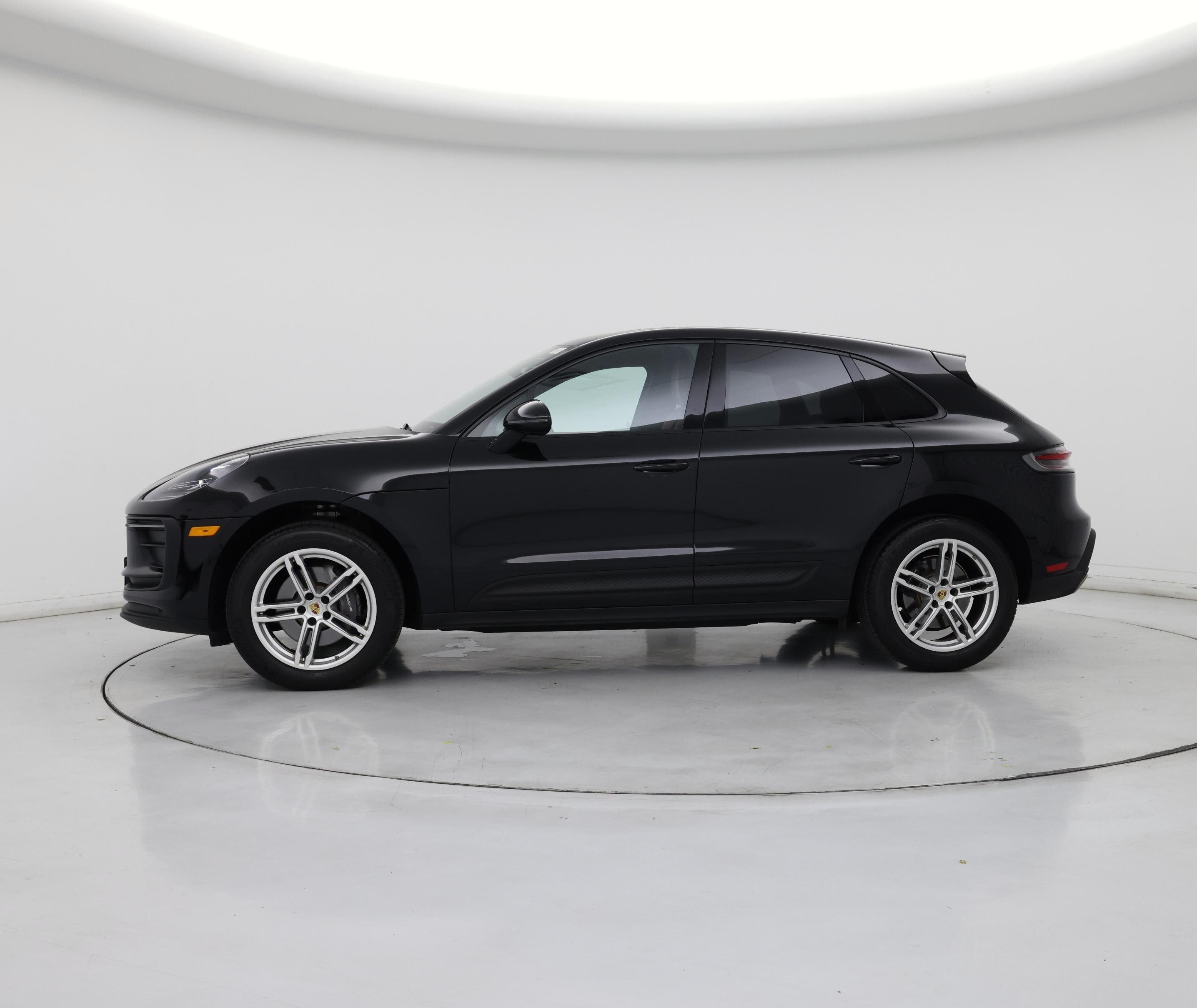 Thumbnail: 2024 Porsche Macan - 3