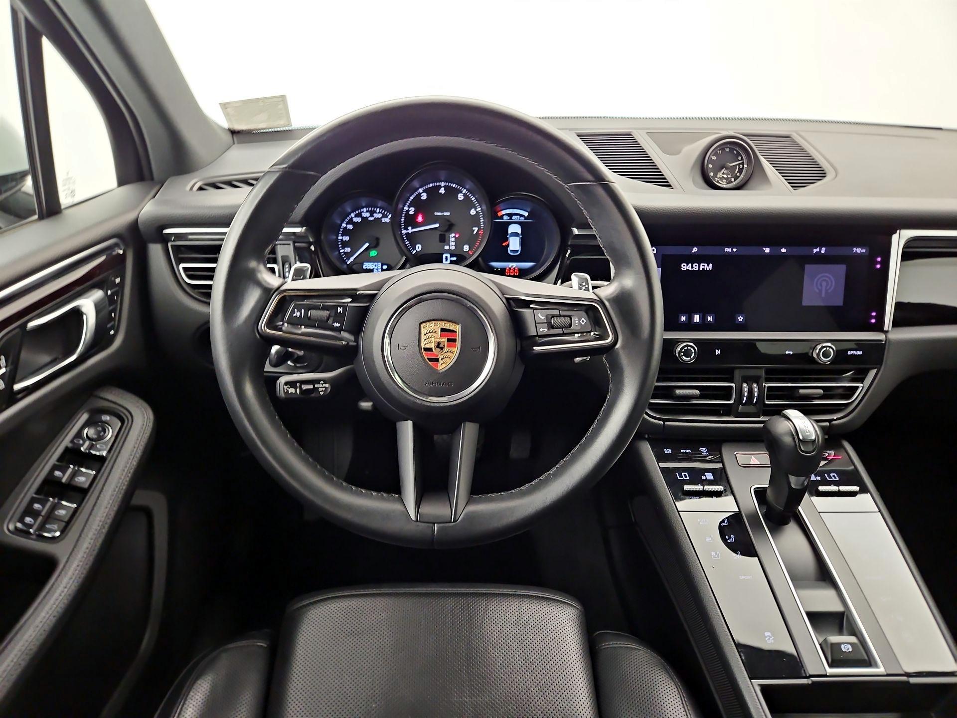 Thumbnail: 2024 Porsche Macan - 10