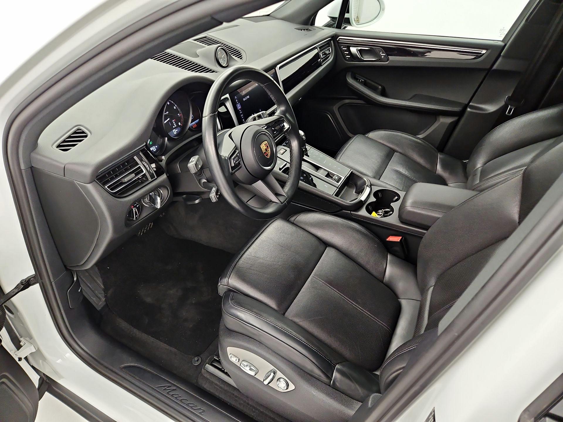 Thumbnail: 2024 Porsche Macan - 11