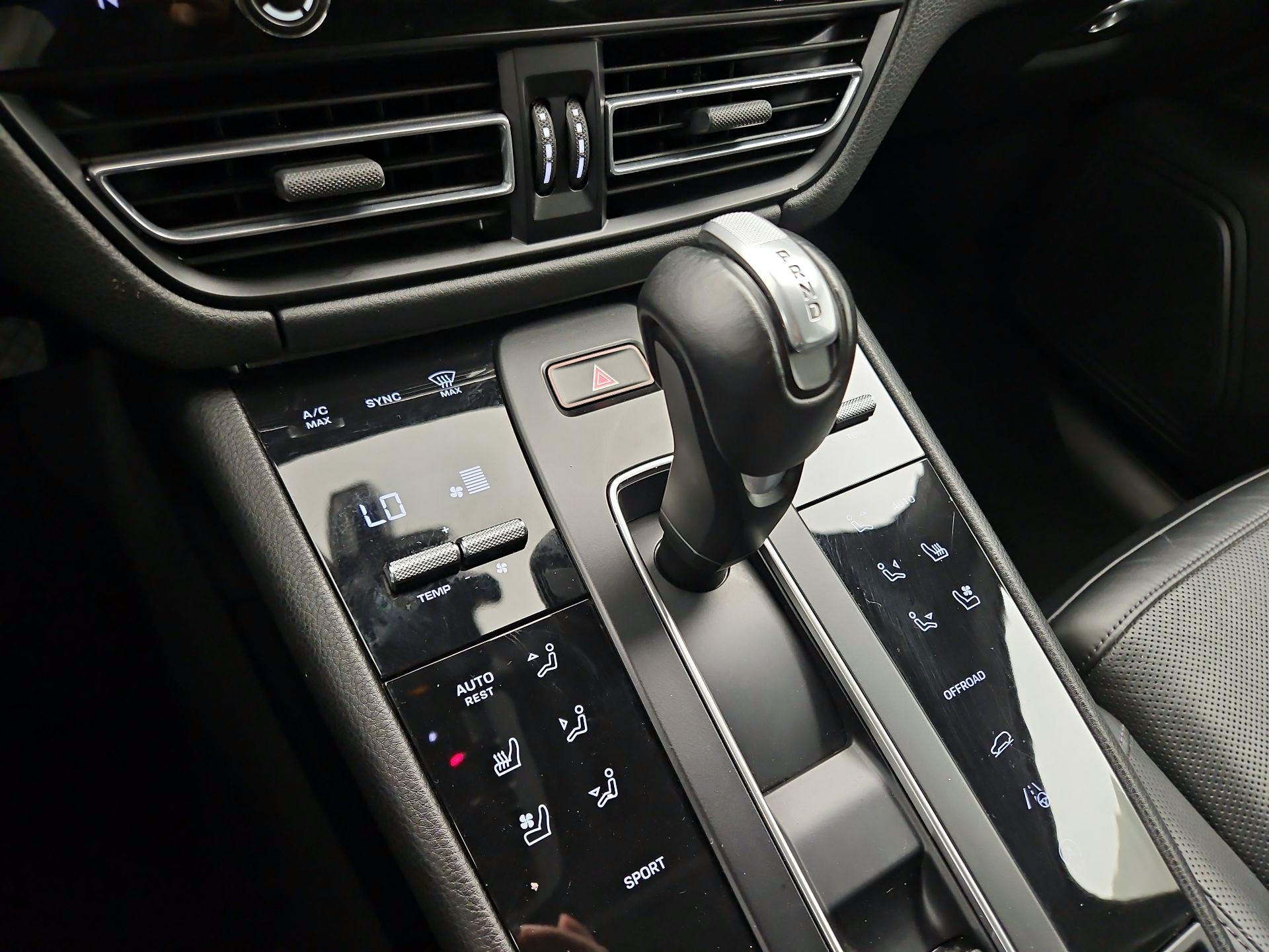 Thumbnail: 2024 Porsche Macan - 16