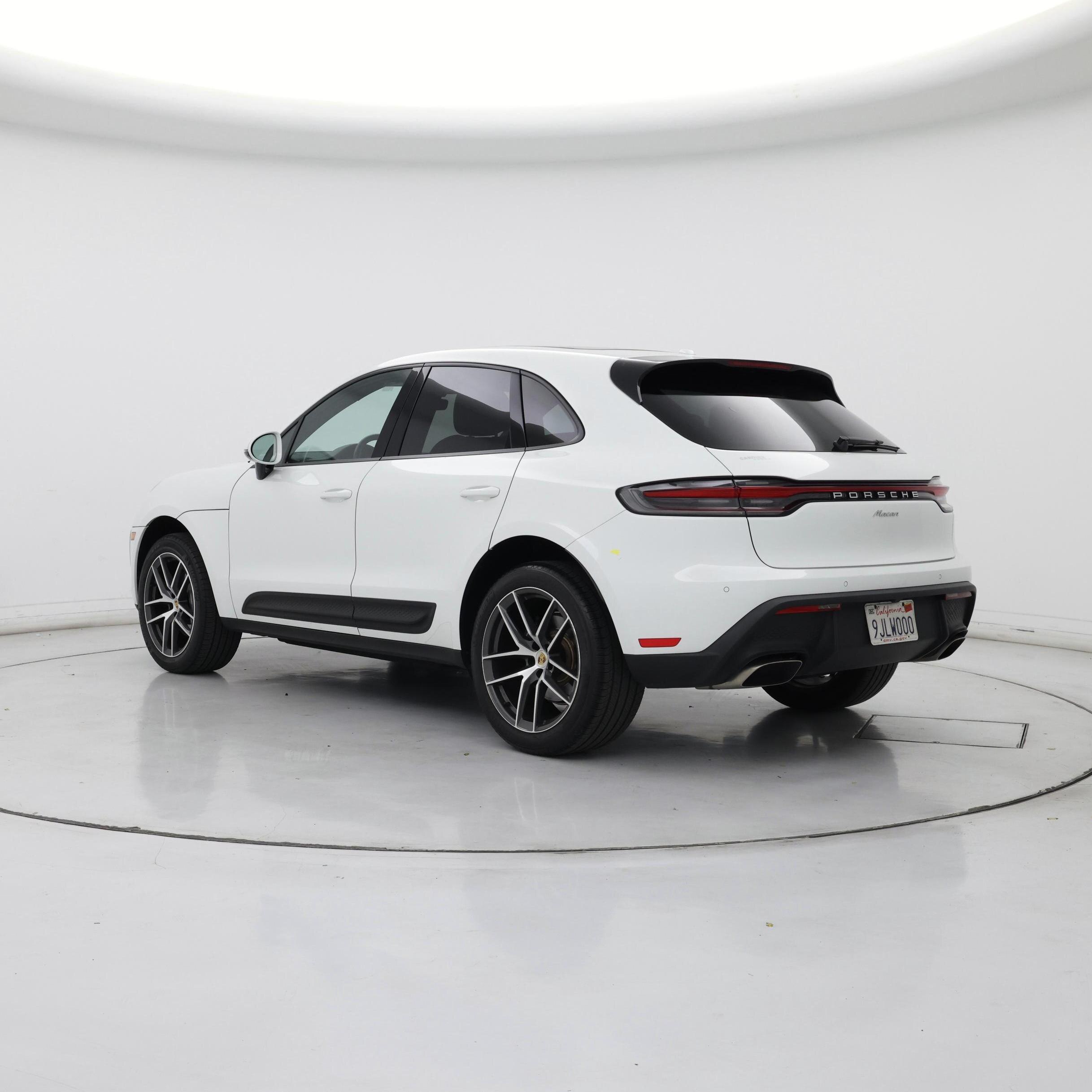 Thumbnail: 2024 Porsche Macan - 2