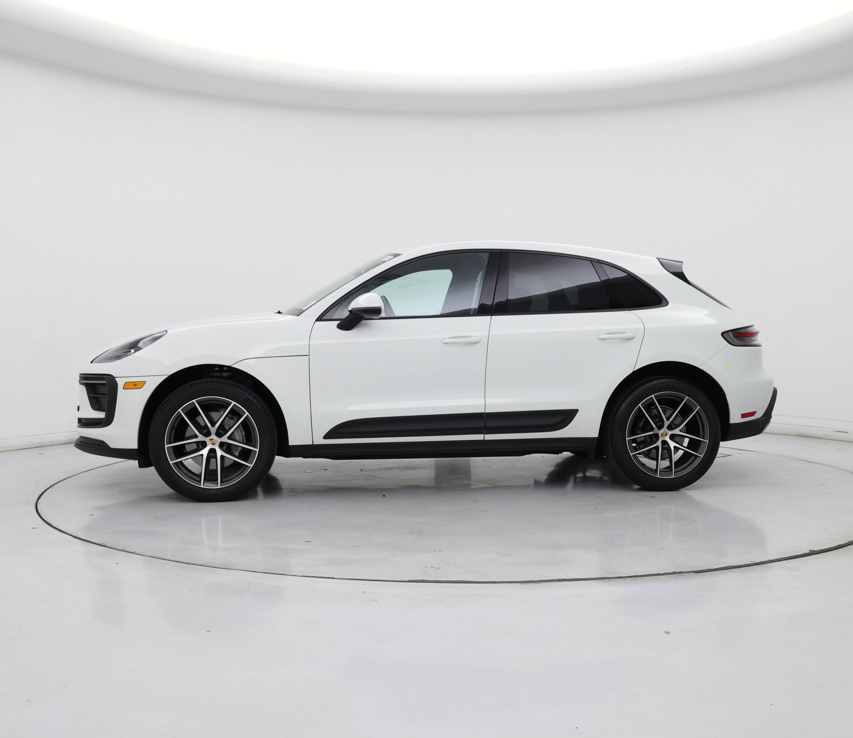 Thumbnail: 2024 Porsche Macan - 3