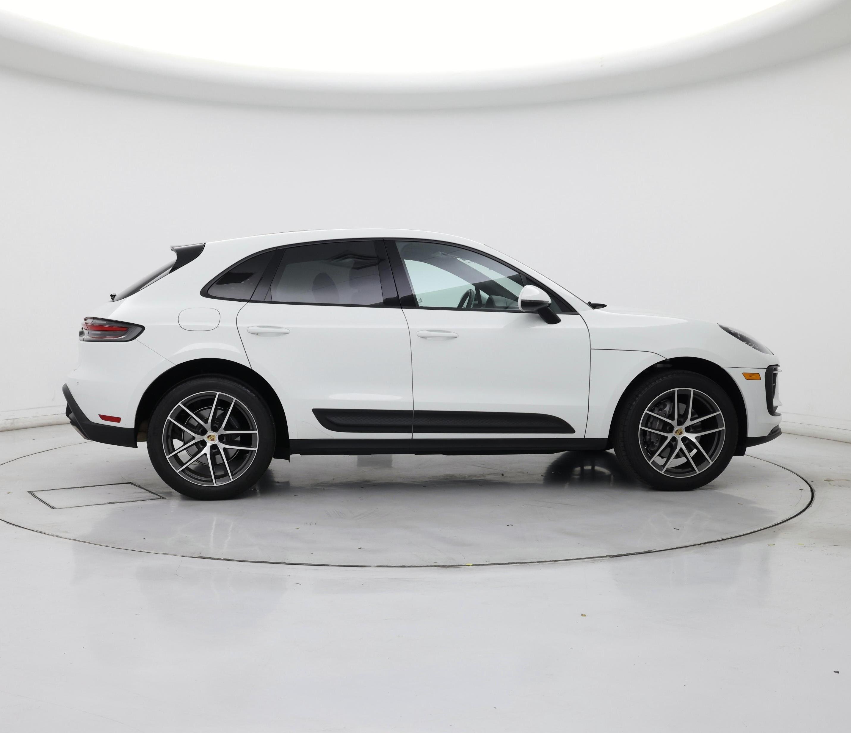 Thumbnail: 2024 Porsche Macan - 7