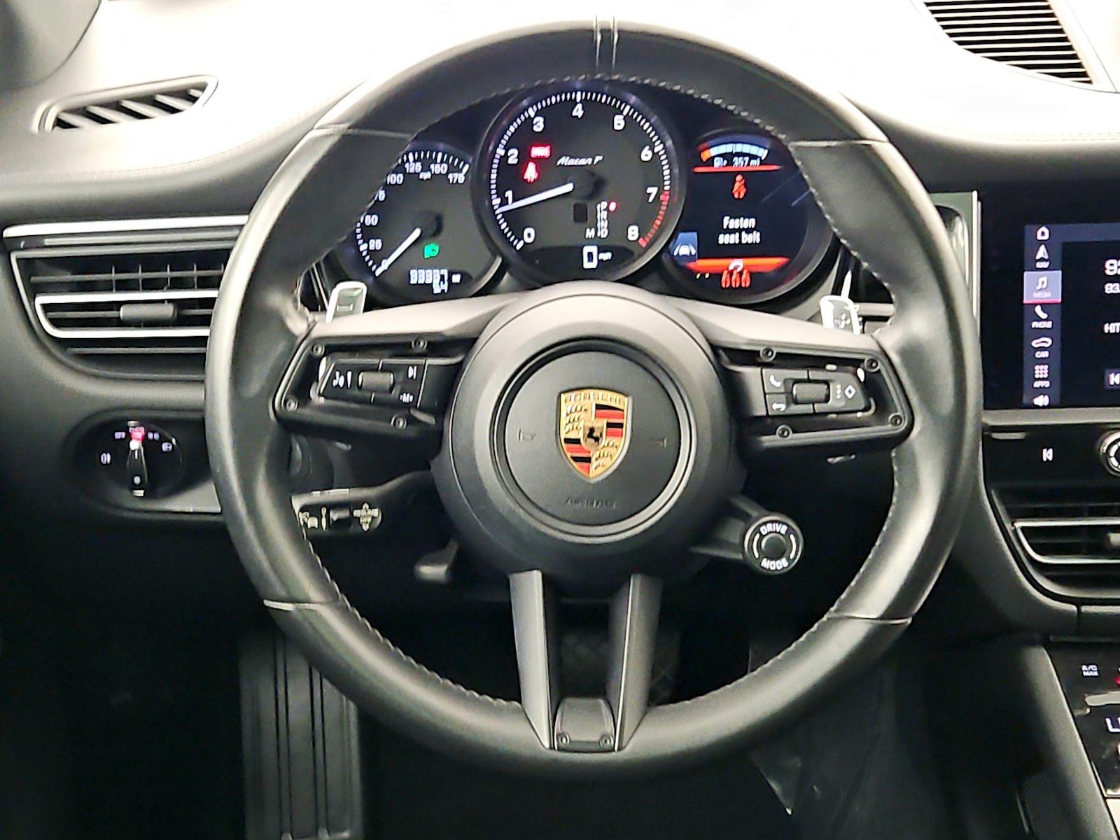 2023 Porsche Macan T - Photo 11
