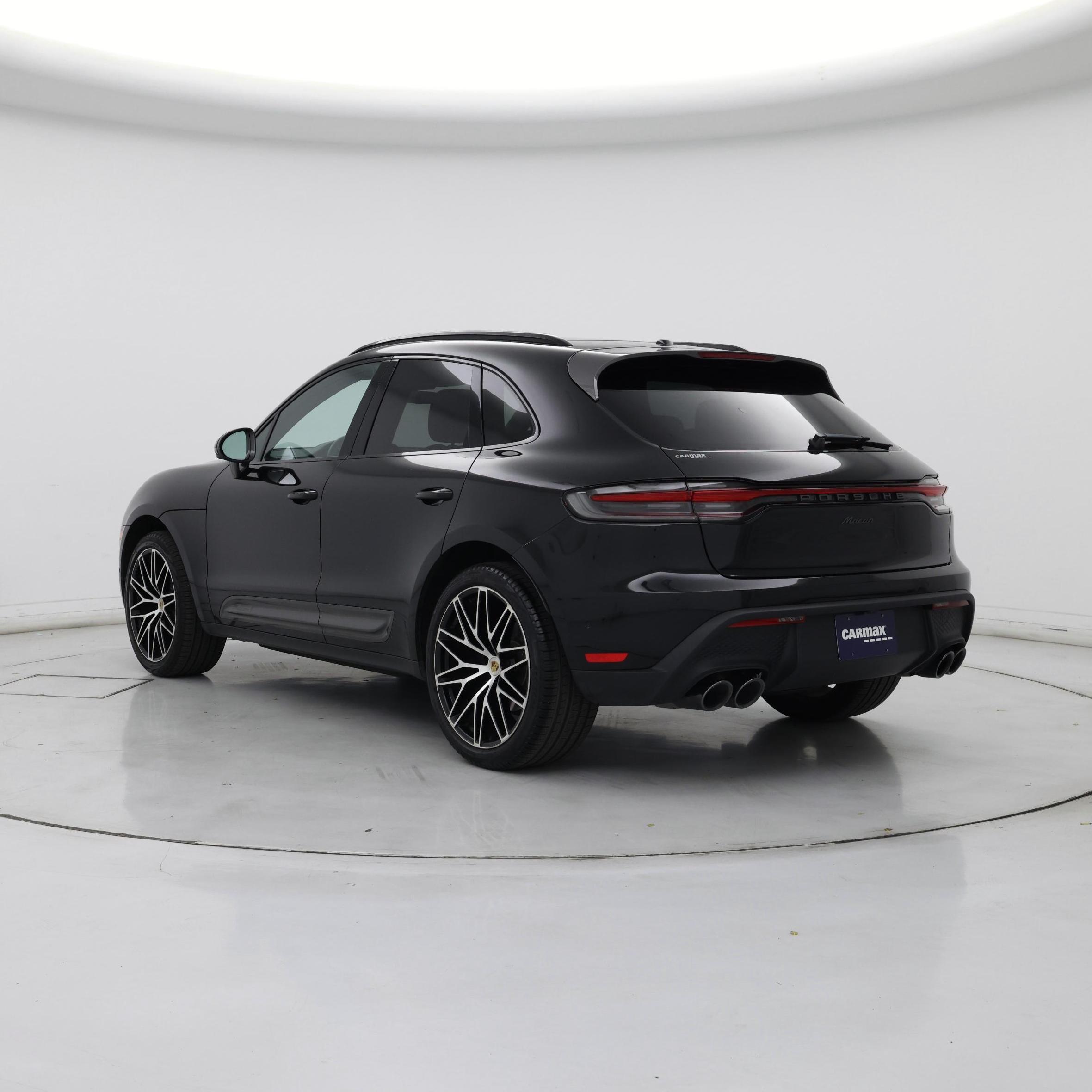 Thumbnail: 2023 Porsche Macan - 2