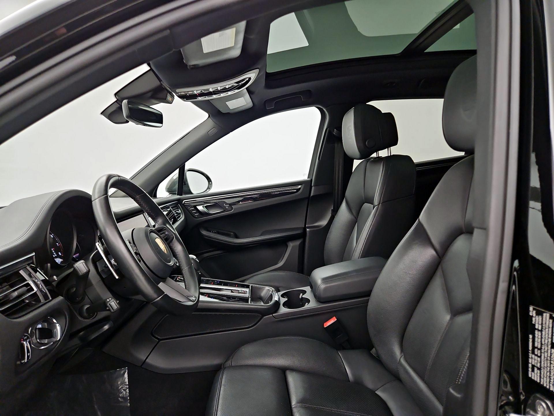 Thumbnail: 2023 Porsche Macan - 20