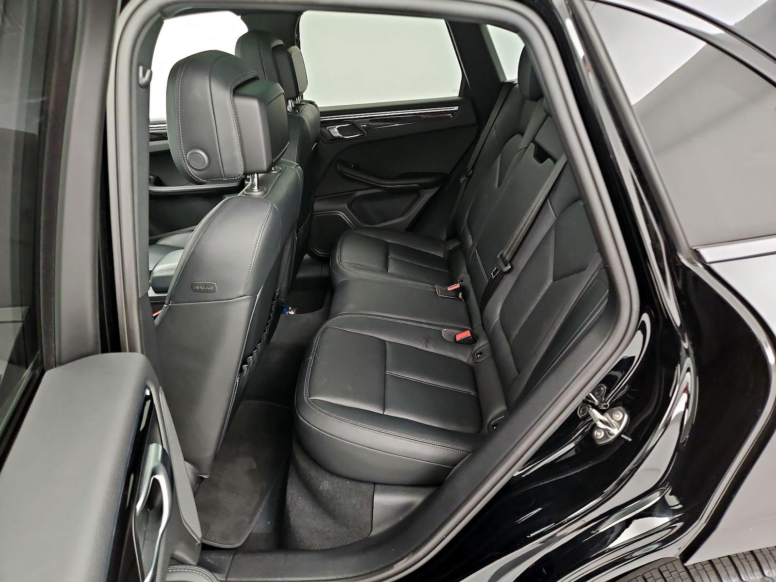 2023 Porsche Macan T - Photo 22