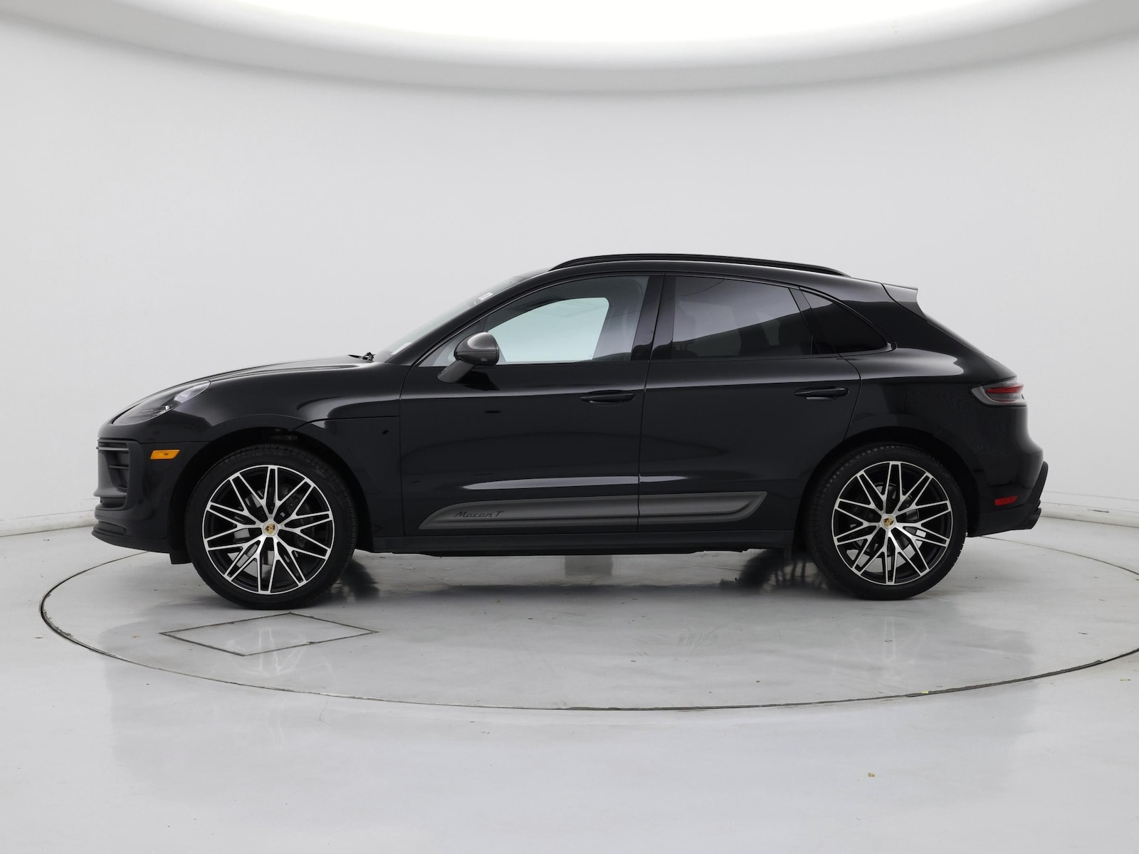 2023 Porsche Macan T - Photo 4