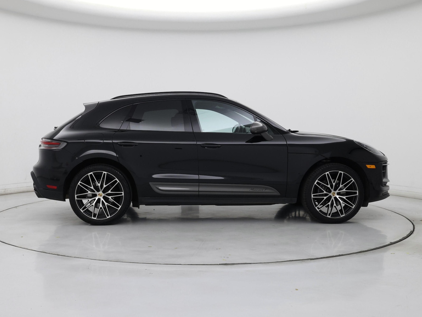 2023 Porsche Macan T - Photo 8