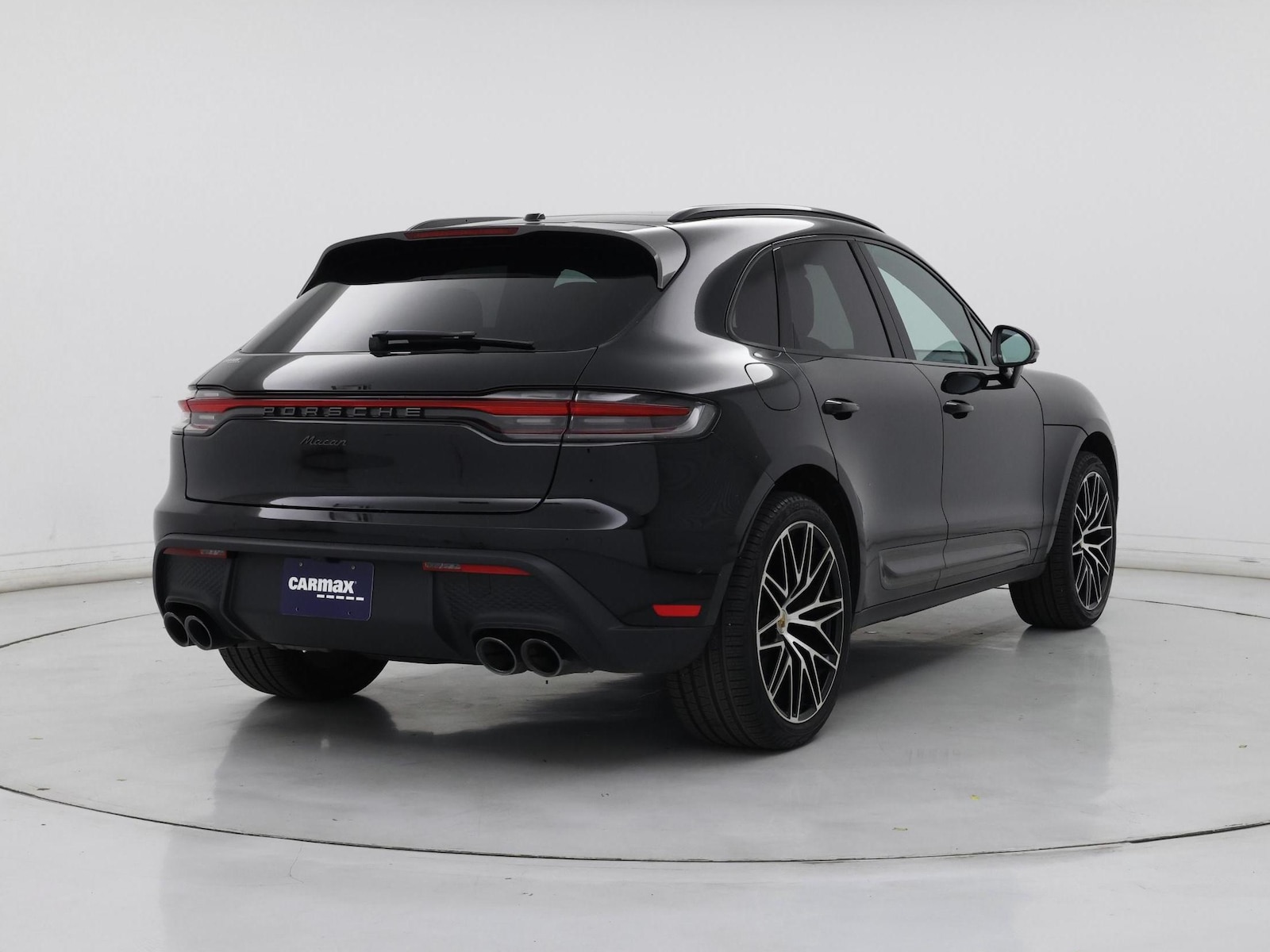 2023 Porsche Macan T - Photo 9
