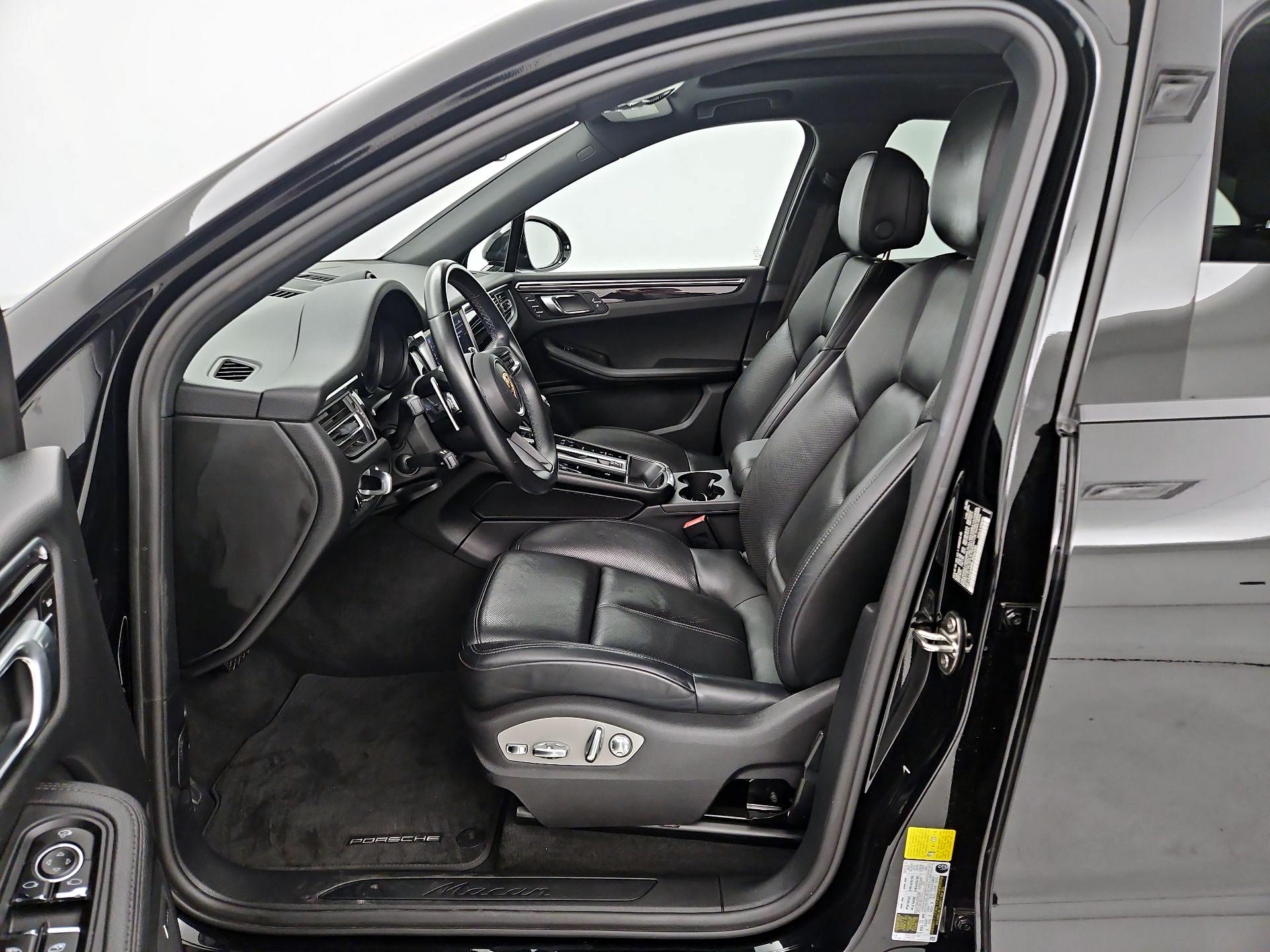 Thumbnail: 2024 Porsche Macan - 11