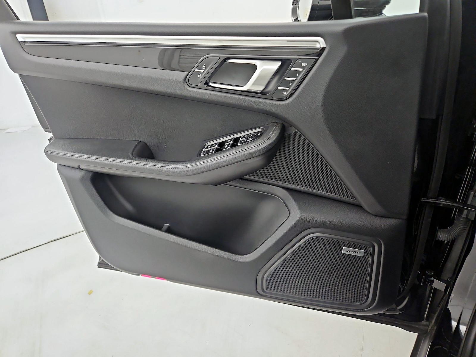 2024 Porsche Macan T - Photo 13